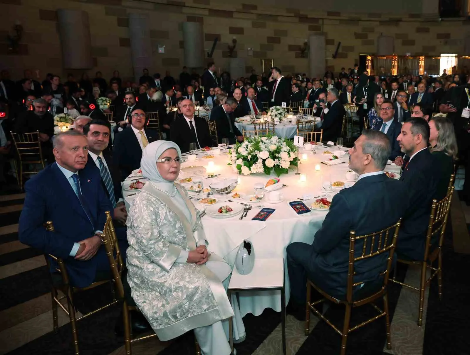 CUMHURBAŞKANI ERDOĞAN: "MÜSLÜMANLARDAN ENTEGRE OLMALARI DEĞİL, ASİMİLE OLMALARI BEKLENİYOR"