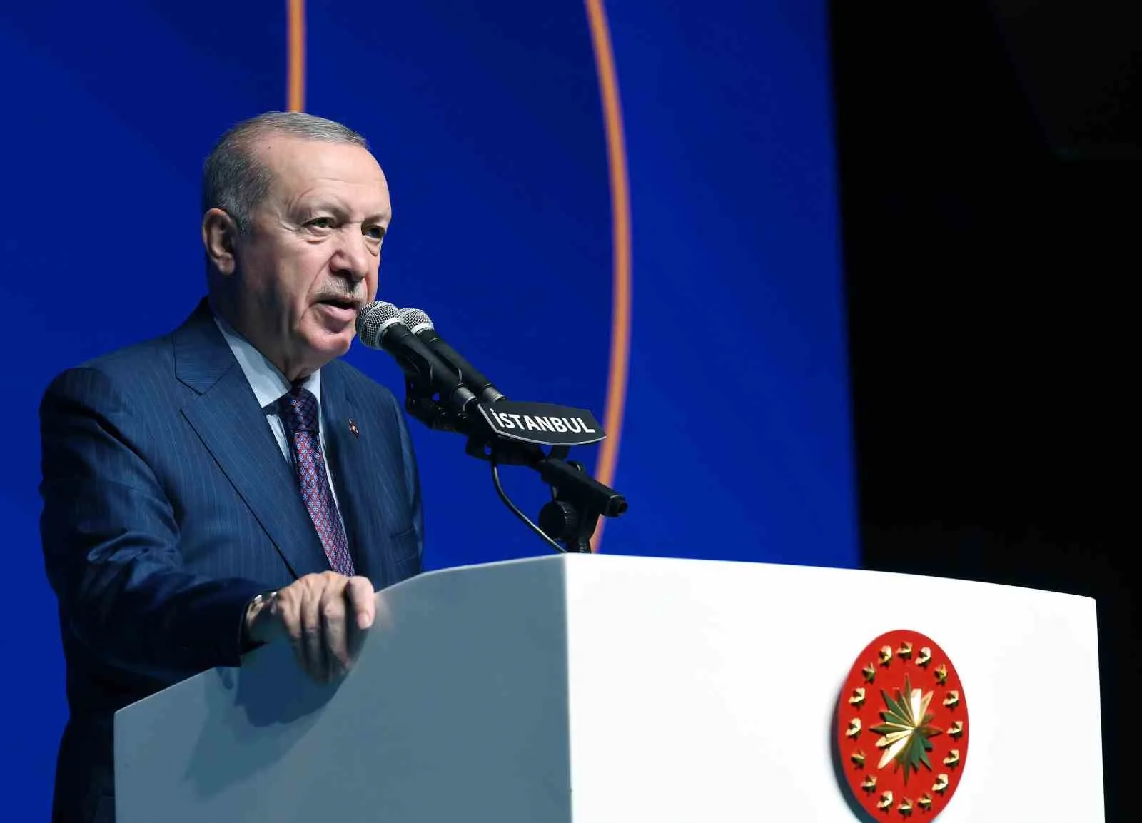 CUMHURBAŞKANI RECEP TAYYİP ERDOĞAN, İSTANBUL'DA DÜZENLENEN "ŞEHİT YAKINLARI, GAZİ VE GAZİ YAKINLARIMIZIN KAMU KURUMLARINA YERLEŞTİRİLMESİ KURA TÖRENİ"NDE KONUŞTU.