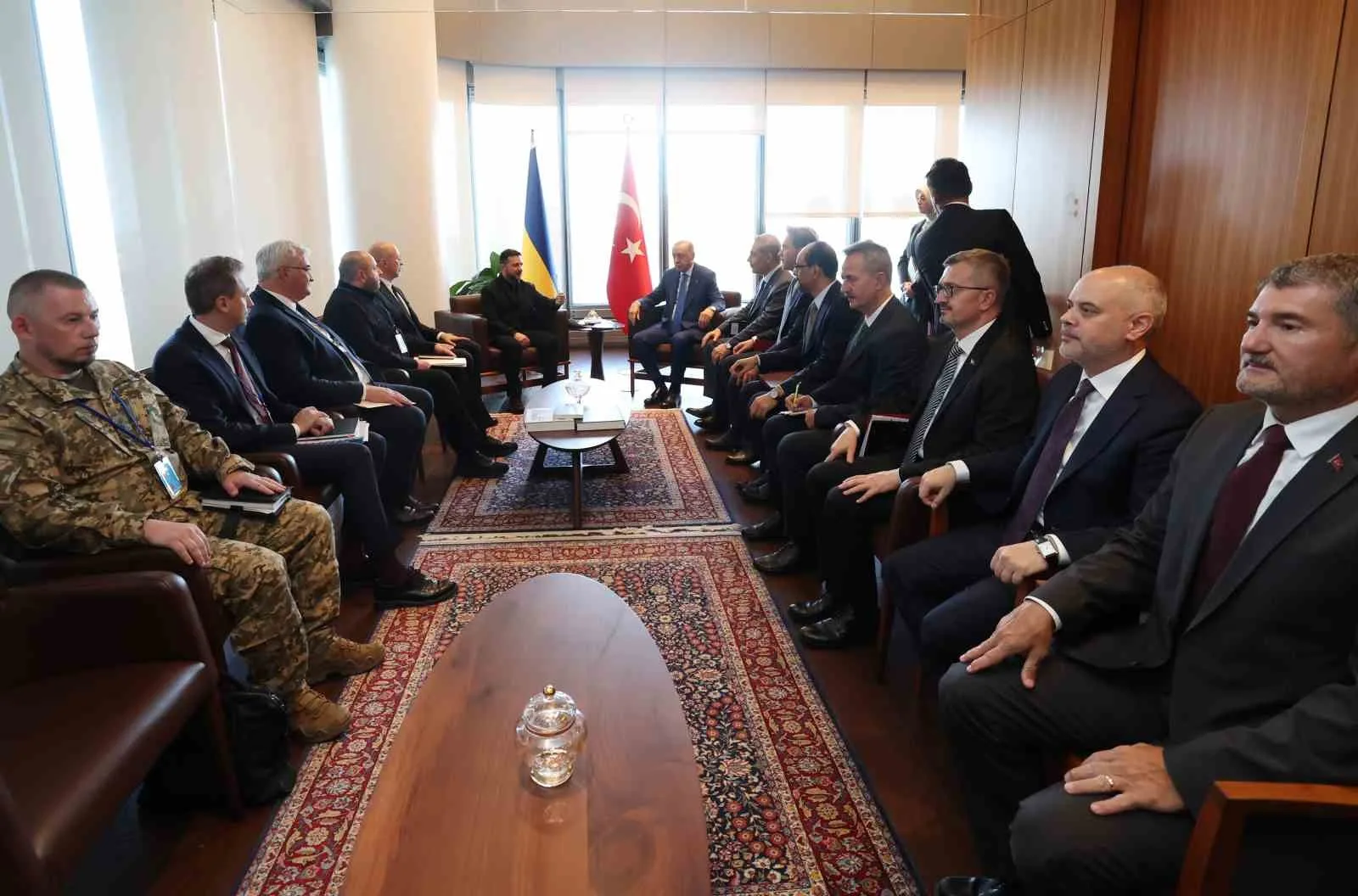 GÖRÜŞMEDE İKİ ÜLKE ARASINDAKİ İLİŞKİLERİN YANI SIRA BÖLGESEL VE KÜRESEL GELİŞMELERİN YANI SIRA RUSYA-UKRAYNA SAVAŞI ELE ALINDI.