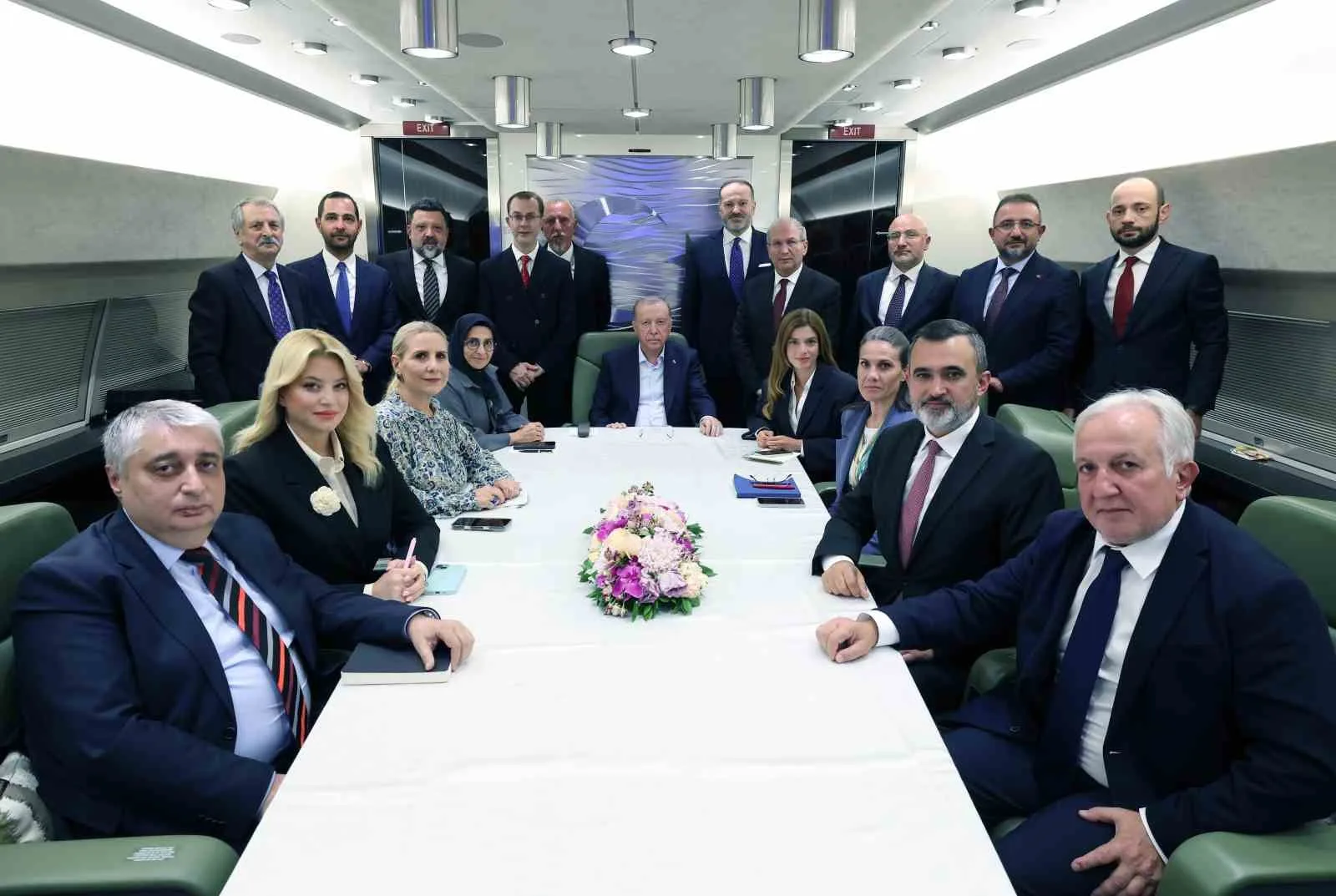 CUMHURBAŞKANI ERDOĞAN, TÜRKİYE’YE DÖNÜŞ YOLUNDA UÇAKTA BULUNAN GAZETECİLERİN SORULARINI YANITLADI.