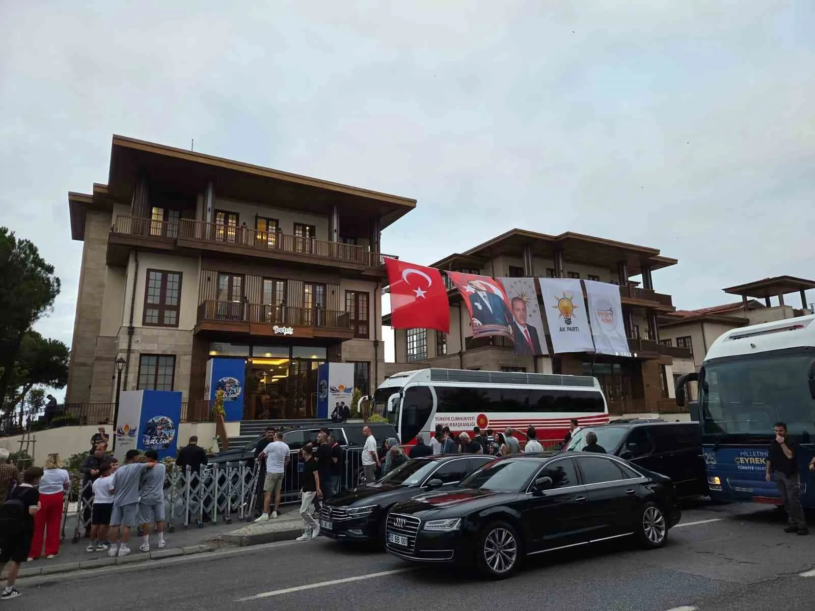 BİN 458 YATAK KAPASİTELİ, 17 MİLYAR TL MALİYETLİ SAMSUN ŞEHİR HASTANESİ’NİN AÇILIŞI İÇİN SAMSUN’A GELEN CUMHURBAŞKANI RECEP TAYYİP ERDOĞAN’IN PROGRAMI SONA ERDİ VE ERDOĞAN ANKARA’YA DOĞRU YOLA ÇIKTI.