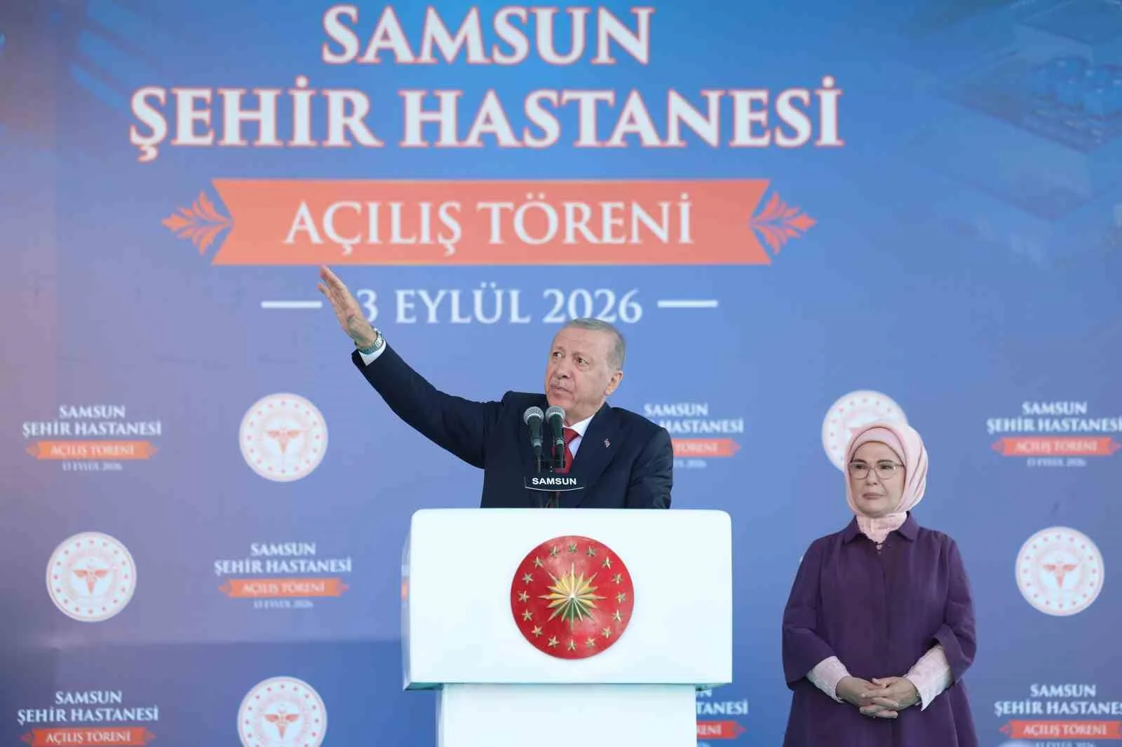 SAMSUN ŞEHİR HASTANESİ'NİN RESMİ AÇILIŞI VE GENÇLERLE BULUŞMA PROGRAMI İÇİN KENTE GELEN CUMHURBAŞKANI RECEP TAYYİP ERDOĞAN, VATANDAŞLARIN YOĞUN İLGİSİYLE KARŞILAŞTI.