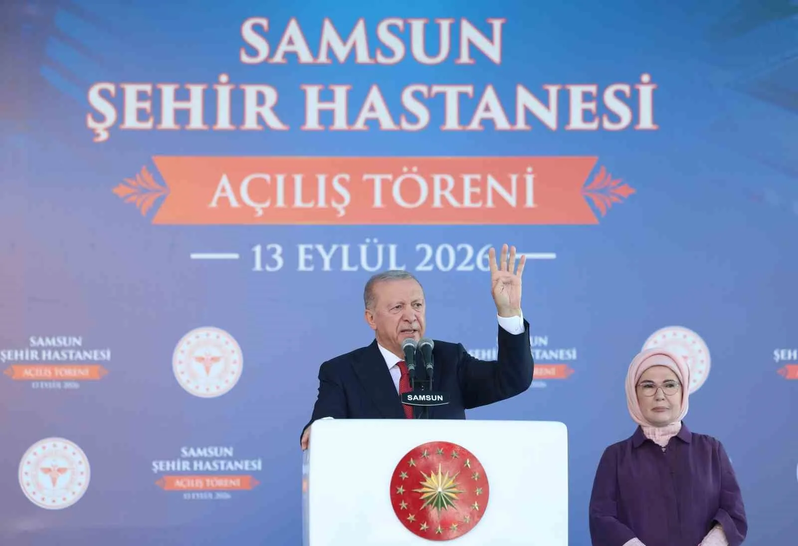 SAMSUN ŞEHİR HASTANESİ'NİN RESMİ AÇILIŞI VE GENÇLERLE BULUŞMA PROGRAMI İÇİN KENTE GELEN CUMHURBAŞKANI RECEP TAYYİP ERDOĞAN, VATANDAŞLARIN YOĞUN İLGİSİYLE KARŞILAŞTI.
