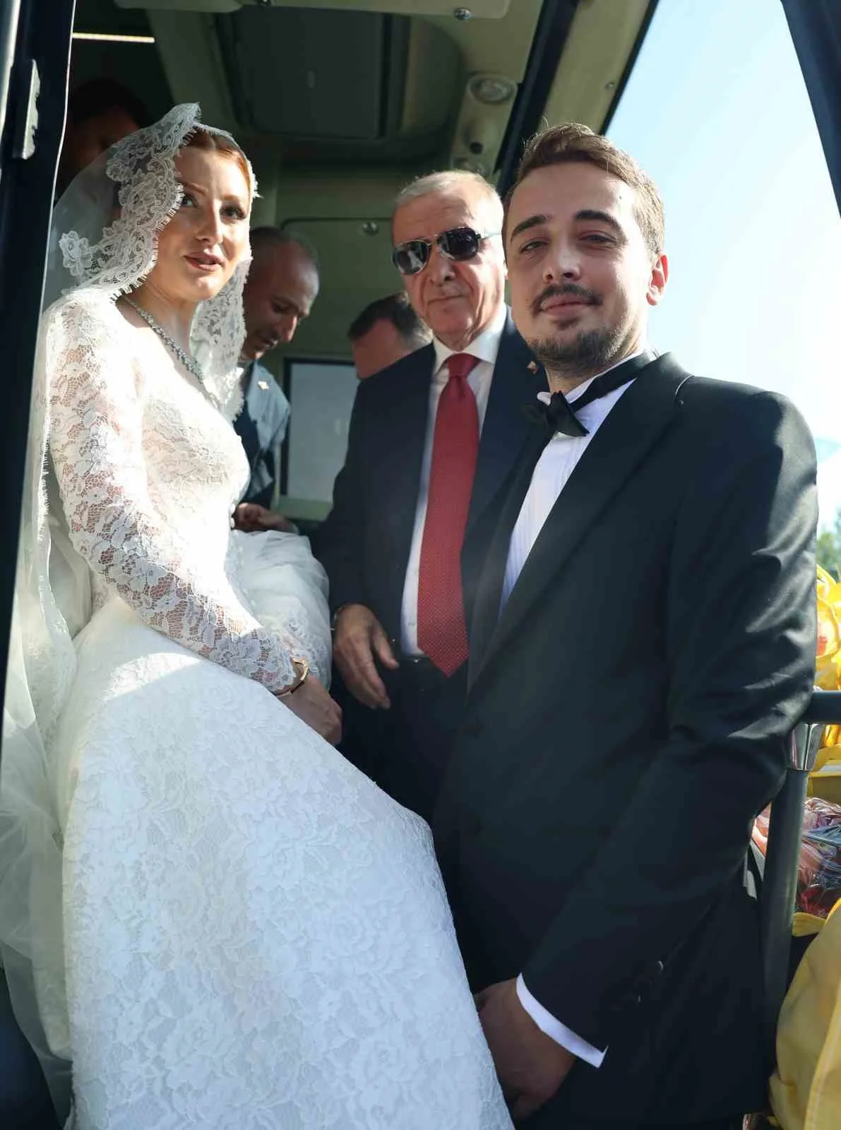 SAMSUN ŞEHİR HASTANESİ'NİN RESMİ AÇILIŞI VE GENÇLERLE BULUŞMA PROGRAMI İÇİN KENTE GELEN CUMHURBAŞKANI RECEP TAYYİP ERDOĞAN, VATANDAŞLARIN YOĞUN İLGİSİYLE KARŞILAŞTI.
