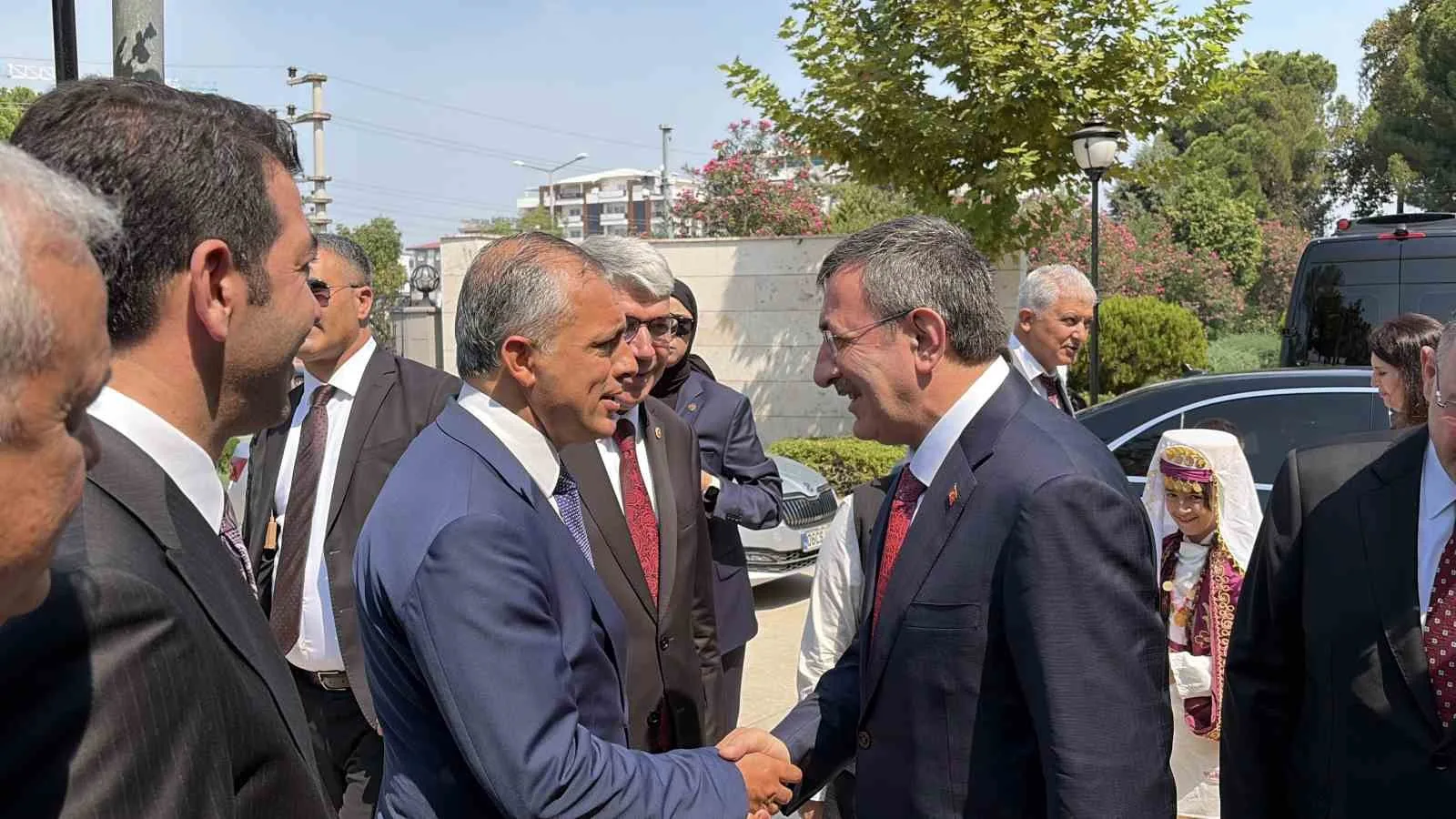 CUMHURBAŞKANI YARDIMCISI CEVDET YILMAZ, ÇEŞİTLİ TEMASLARDA BULUNMAK ÜZERE OSMANİYE’YE GELDİ.