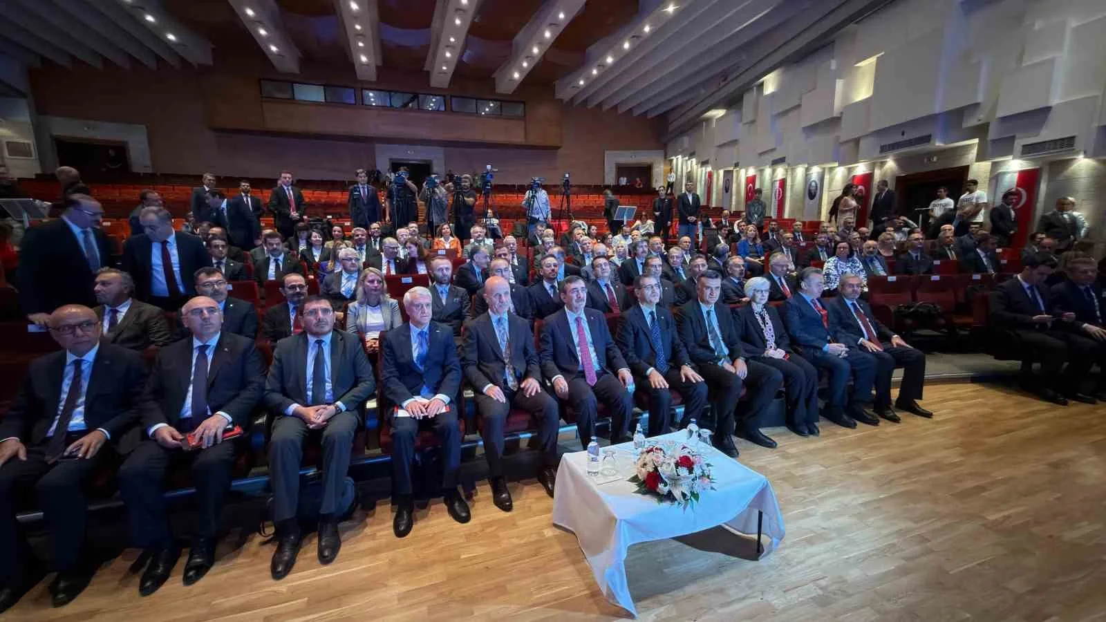ARAŞTIRMA ÜNİVERSİTELERİ DESTEK PROGRAMI (ADEP) TOPLANTISI, ORTA DOĞU TEKNİK ÜNİVERSİTESİ (ODTÜ) KÜLTÜR VE KONGRE MERKEZİ'NDE GERÇEKLEŞTİRİLDİ.