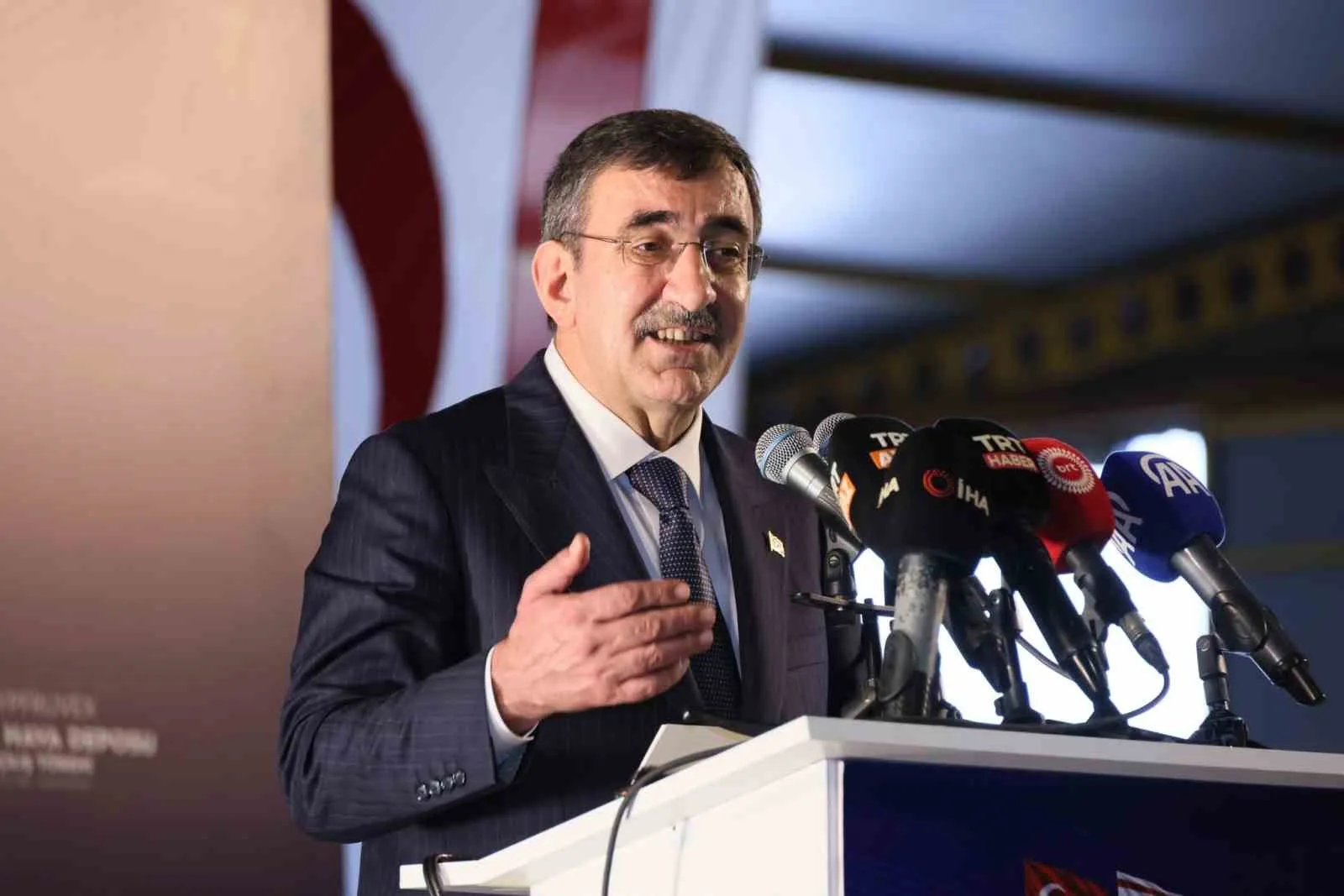 CUMHURBAŞKANI YARDIMCISI CEVDET YILMAZ
