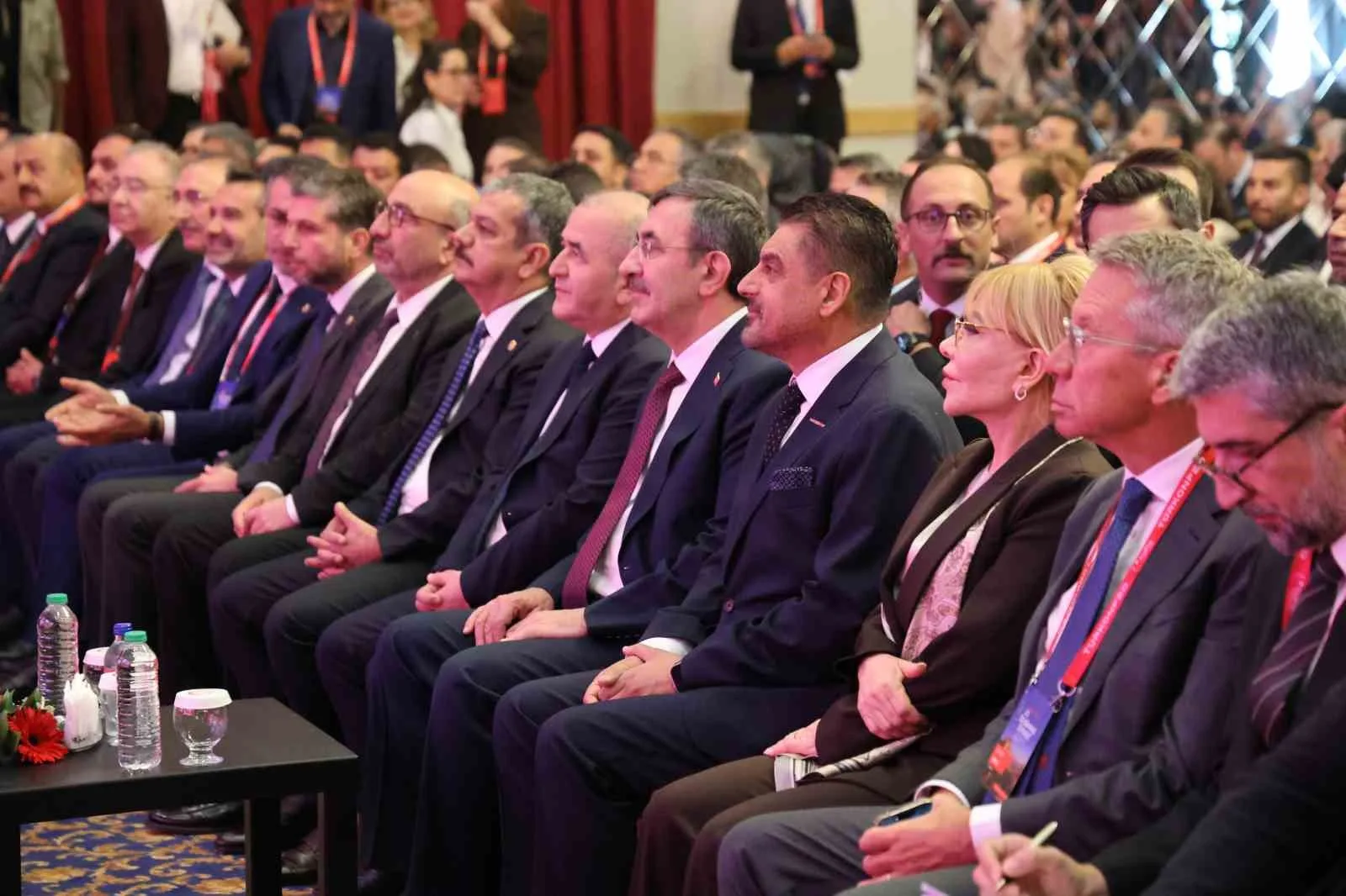 CUMHURBAŞKANI YARDIMCISI CEVDET YILMAZ,  ELAZIĞ'DA TÜRKONFED 27. İŞ DÜNYASI ZİRVESİNE KATILDI.