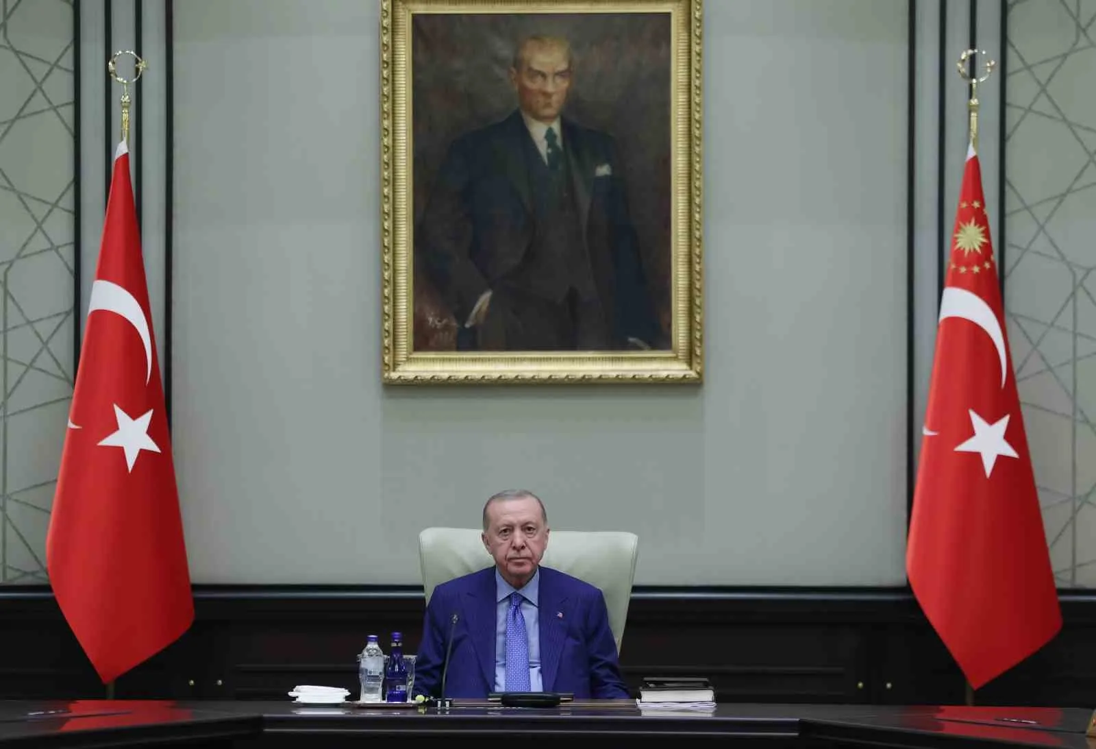 KABİNE TOPLANTISI, CUMHURBAŞKANI RECEP TAYYİP ERDOĞAN'IN BAŞKANLIĞINDA BEŞTEPE'DE BAŞLADI.