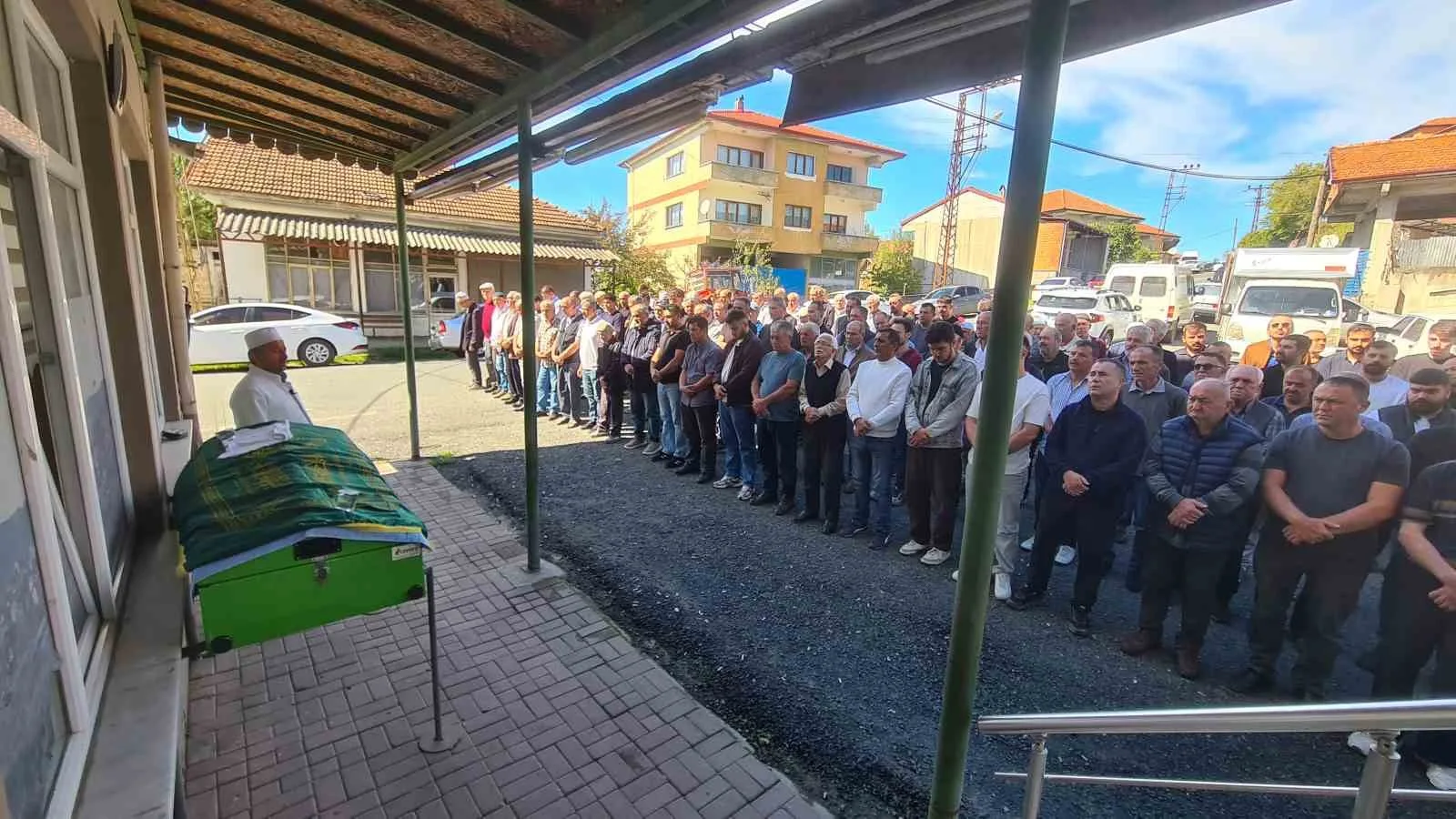MUHAMMET ALİ AKPÜRÇEK (12) İÇİN BUGÜN SERDAROĞLU KÖYÜNDE CENAZE NAMAZI KILINDI.