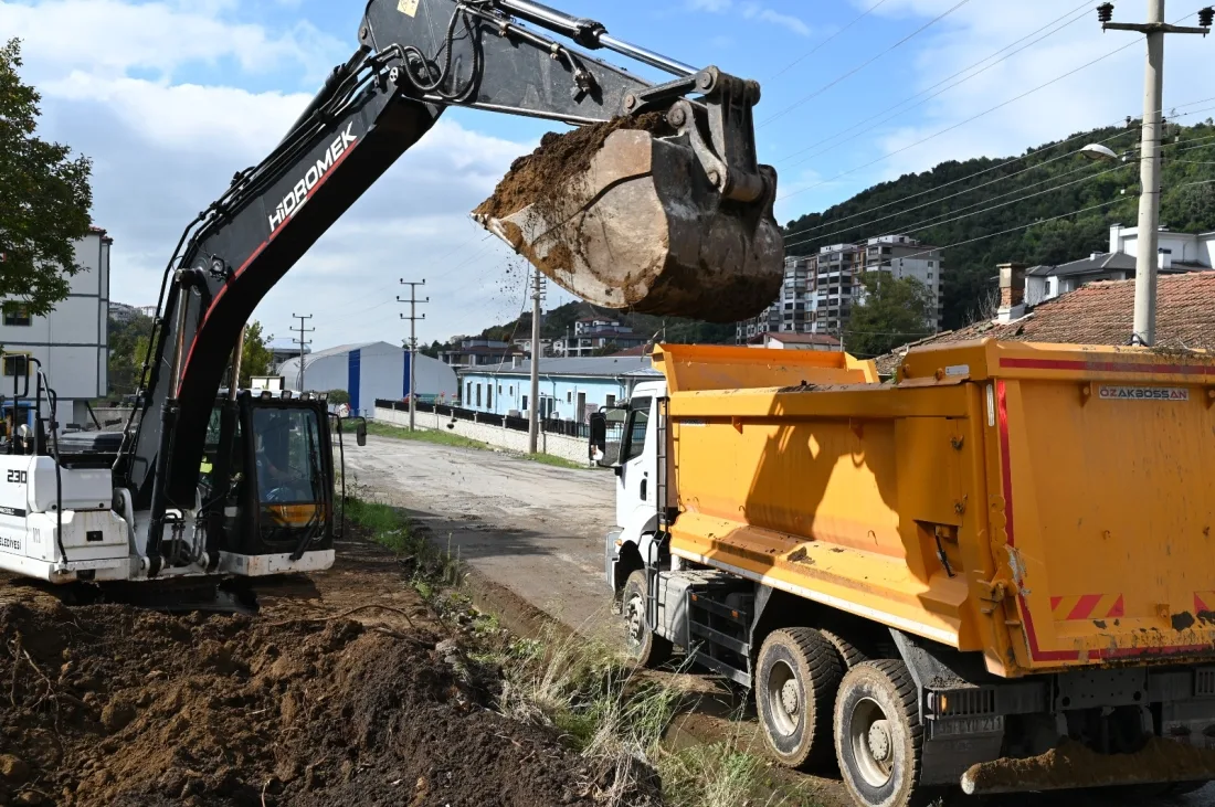Kemer Bölgesinde Yol Genişletme Çalışmaları Başladı