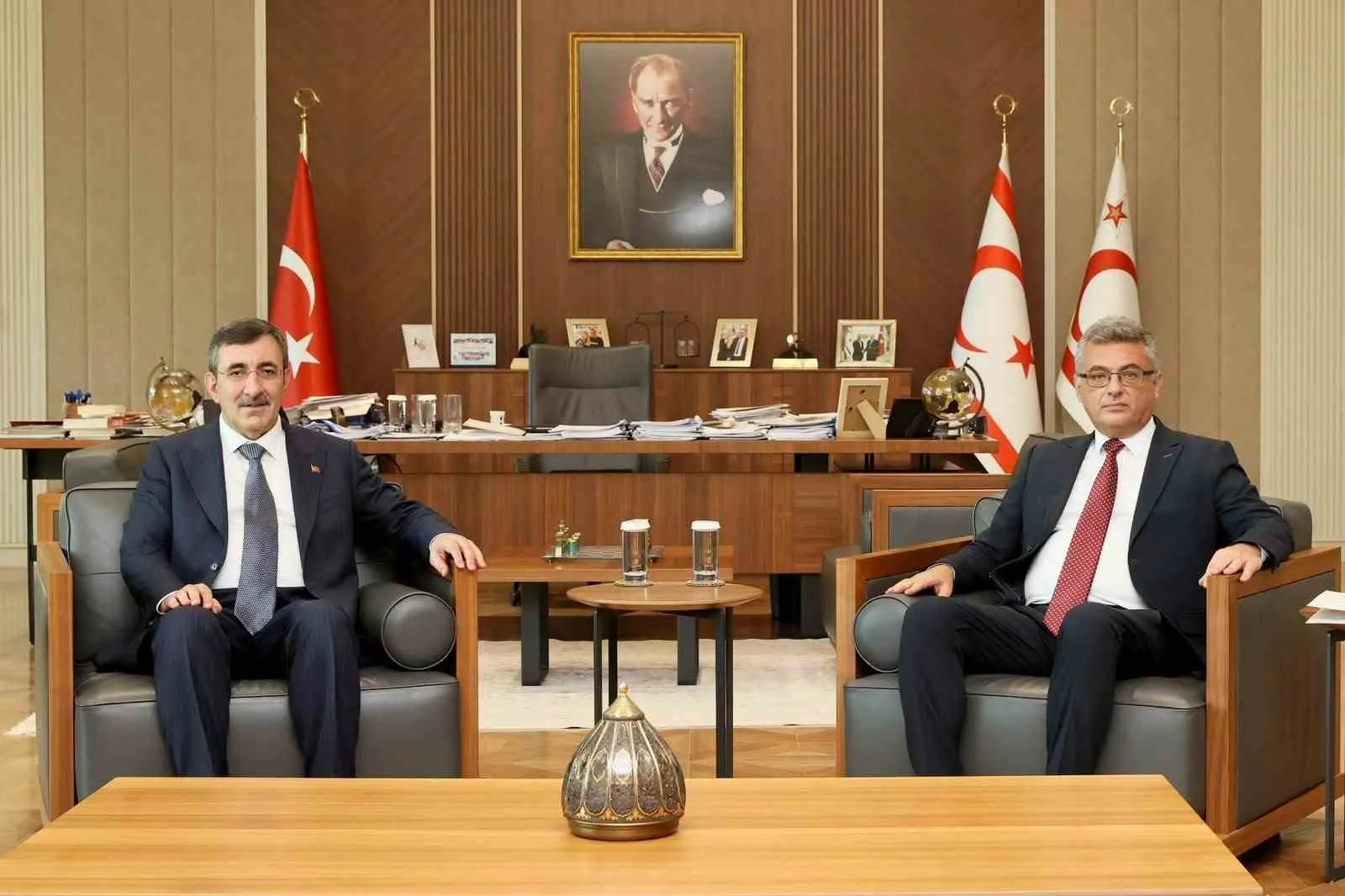 KUZEY KIBRIS TÜRK CUMHURİYETİ (KKTC) CUMHURBAŞKANI TUFAN ERHÜRMAN, CUMHURBAŞKANI YARDIMCISI CEVDET YILMAZ İLE GÖRÜŞME GERÇEKLEŞTİRDİ.