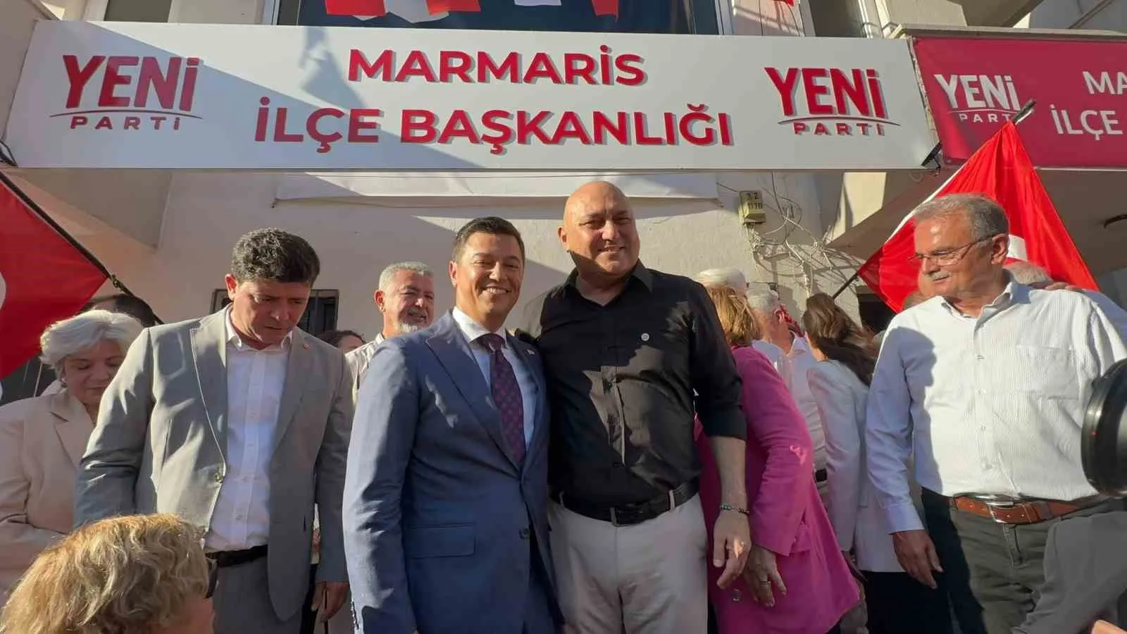 ACAR ÜNLÜ CHP'DEN İSTİFA EDEREK YENİ PARTİ'YE KATILDI