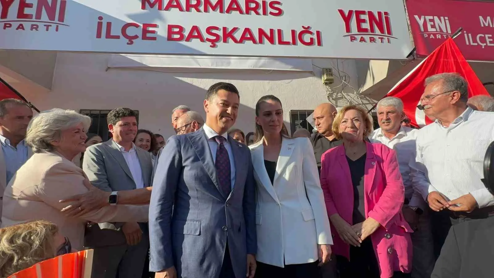 ACAR ÜNLÜ CHP'DEN İSTİFA EDEREK YENİ PARTİ'YE KATILDI
