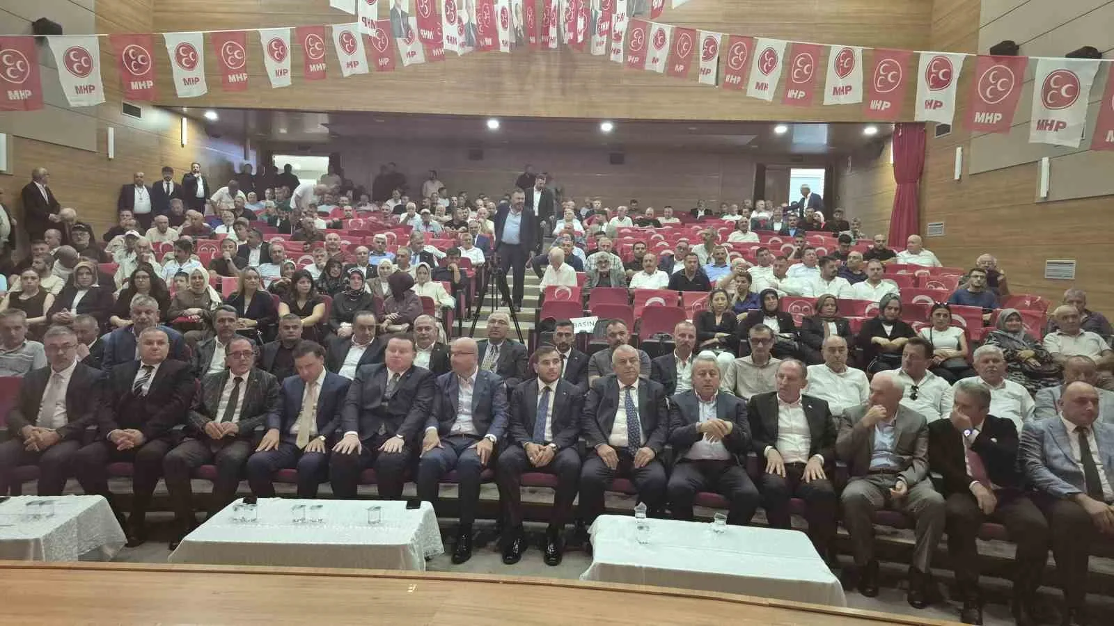 MİLLİYETÇİ HAREKET PARTİSİ DÜZCE İL BAŞKANLIĞI OLAĞAN KONGRESİ YOĞUN KATILIMLA GERÇEKLEŞTİRİLDİ. TEK LİSTE İLE GİDİLEN KONGREDE MEVCUT BAŞKAN İLHAMİ CABOĞLU YENİDEN BAŞKAN SEÇİLEREK GÜVEN TAZELEDİ