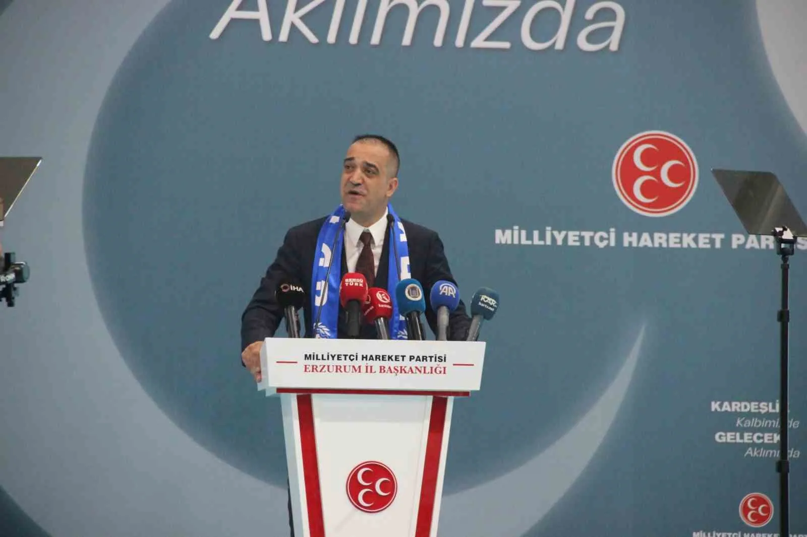 MİLLİYETÇİ HAREKET PARTİSİ (MHP) ERZURUM İL BAŞKANLIĞI’NIN 15. OLAĞAN KONGRESİ, RECEP TAYYİP ERDOĞAN FUAR MERKEZİ’NDE YAKLAŞIK 6 BİN KİŞİNİN KATILIMIYLA GERÇEKLEŞTİRİLDİ. KONGREYE TEK ADAY OLARAK GİREN MEVCUT BAŞKAN ADEM YURDAGÜL, YENİDEN BAŞKANLIĞA SEÇİLEREK GÜVEN TAZELEDİ.