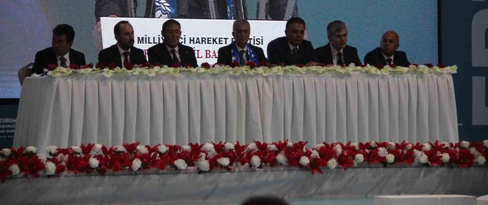 MİLLİYETÇİ HAREKET PARTİSİ (MHP) ERZURUM İL BAŞKANLIĞI’NIN 15. OLAĞAN KONGRESİ, RECEP TAYYİP ERDOĞAN FUAR MERKEZİ’NDE YAKLAŞIK 6 BİN KİŞİNİN KATILIMIYLA GERÇEKLEŞTİRİLDİ. KONGREYE TEK ADAY OLARAK GİREN MEVCUT BAŞKAN ADEM YURDAGÜL, YENİDEN BAŞKANLIĞA SEÇİLEREK GÜVEN TAZELEDİ.