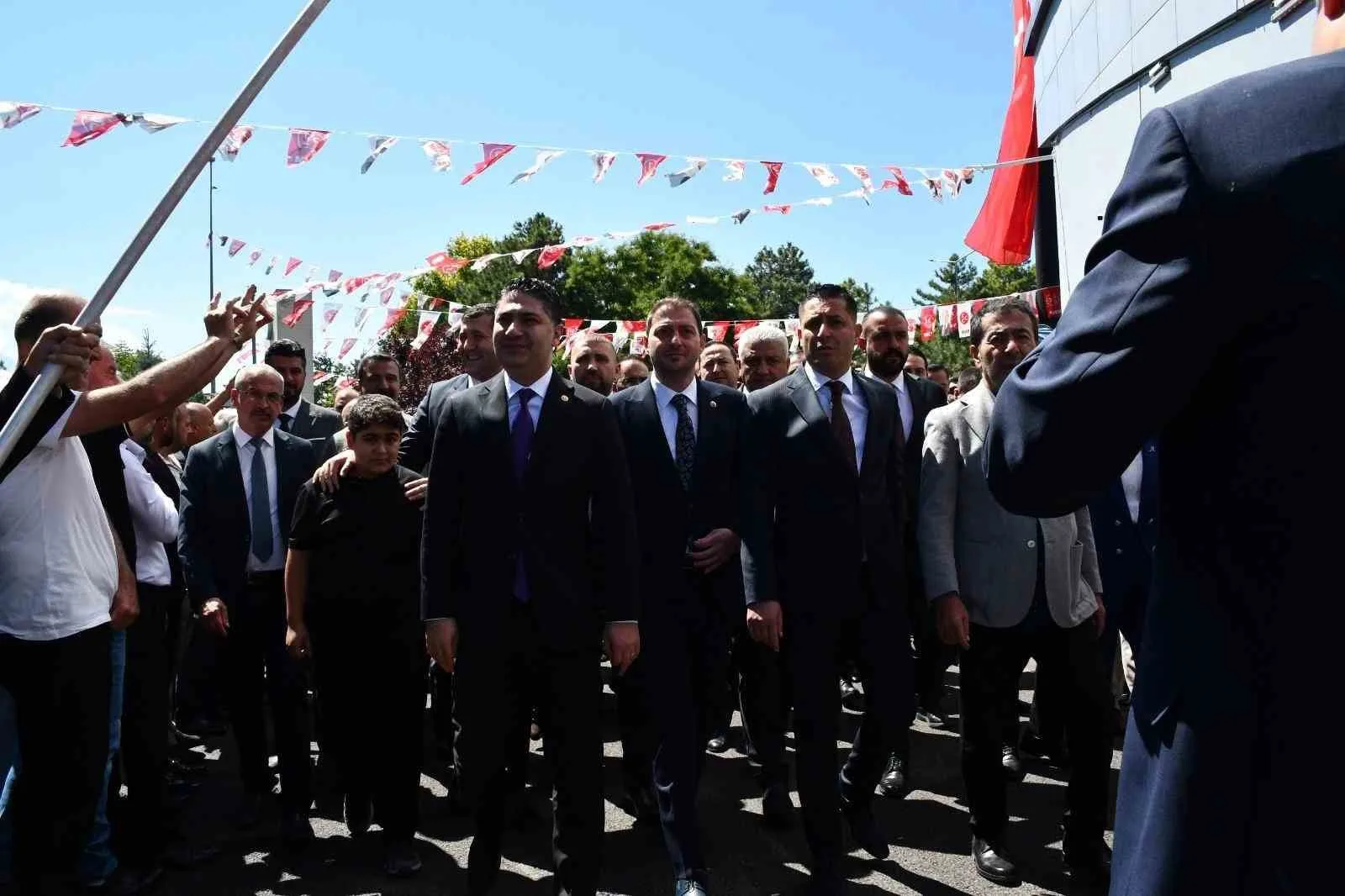 MİLLİYETÇİ HAREKET PARTİSİ (MHP) KAYSERİ İL BAŞKANLIĞI 15. OLAĞAN İL KONGRESİ’NDE KONUŞAN MHP GENEL BAŞKAN YARDIMCISI VE KAYSERİ MİLLETVEKİLİ İSMAİL ÖZDEMİR, “YUNANİSTAN İSRAİL’İN GAZIYLA BAZI ÇABALARDA BULUNUYOR” DEDİ.
