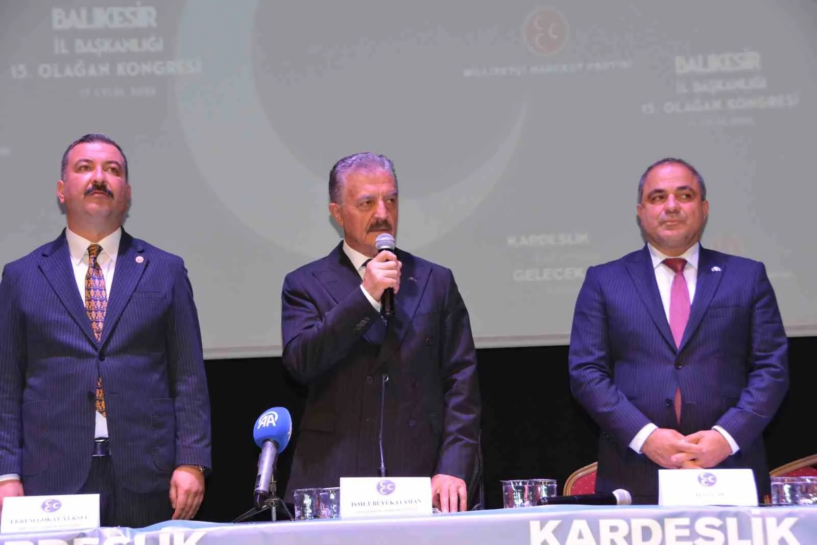 MİLLİYETÇİ HAREKET PARTİSİ (MHP) GENEL SEKRETERİ VE BURSA MİLLETVEKİLİ İSMET BÜYÜKATAMAN, PARTİSİNİN BALIKESİR İL BAŞKANLIĞI KONGRESİNDE "TERÖRSÜZ TÜRKİYE" SÜRECİ HAKKINDA AÇIKLAMALARDA BULUNDU.