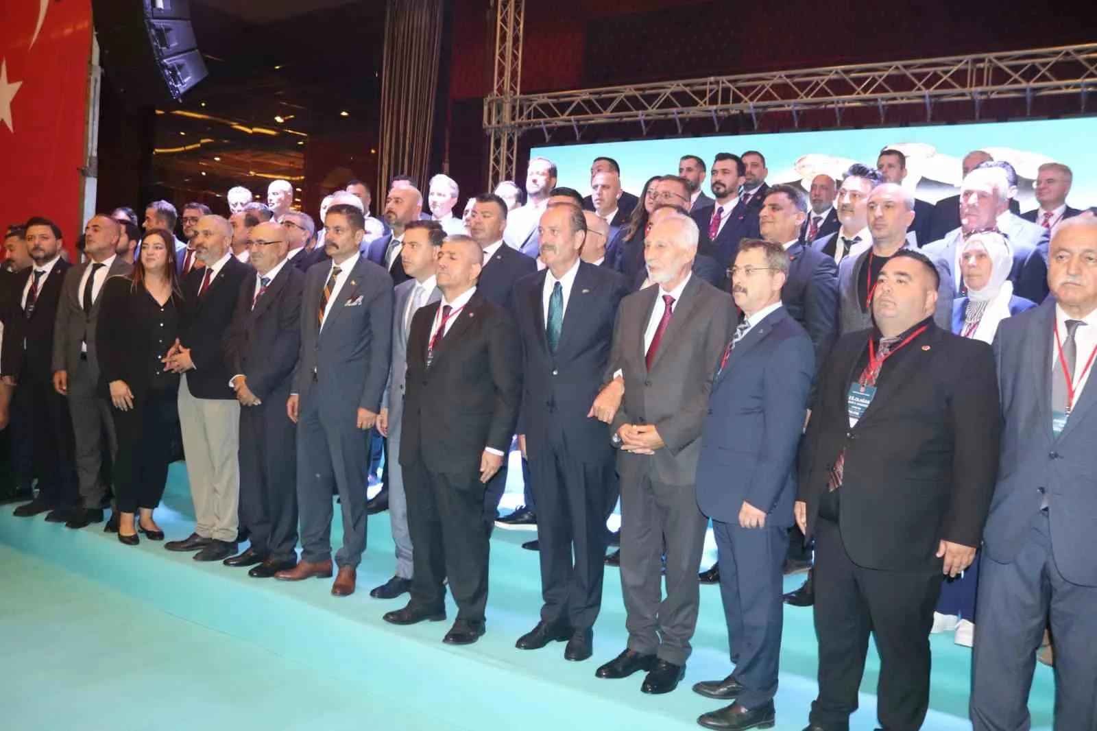 MİLLİYETÇİ HAREKET PARTİSİ (MHP) İZMİR İL BAŞKANLIĞI 15’İNCİ OLAĞAN İL KONGRESİ'NDE MEVCUT BAŞKAN VEYSEL ŞAHİN GÜVEN TAZELEDİ.