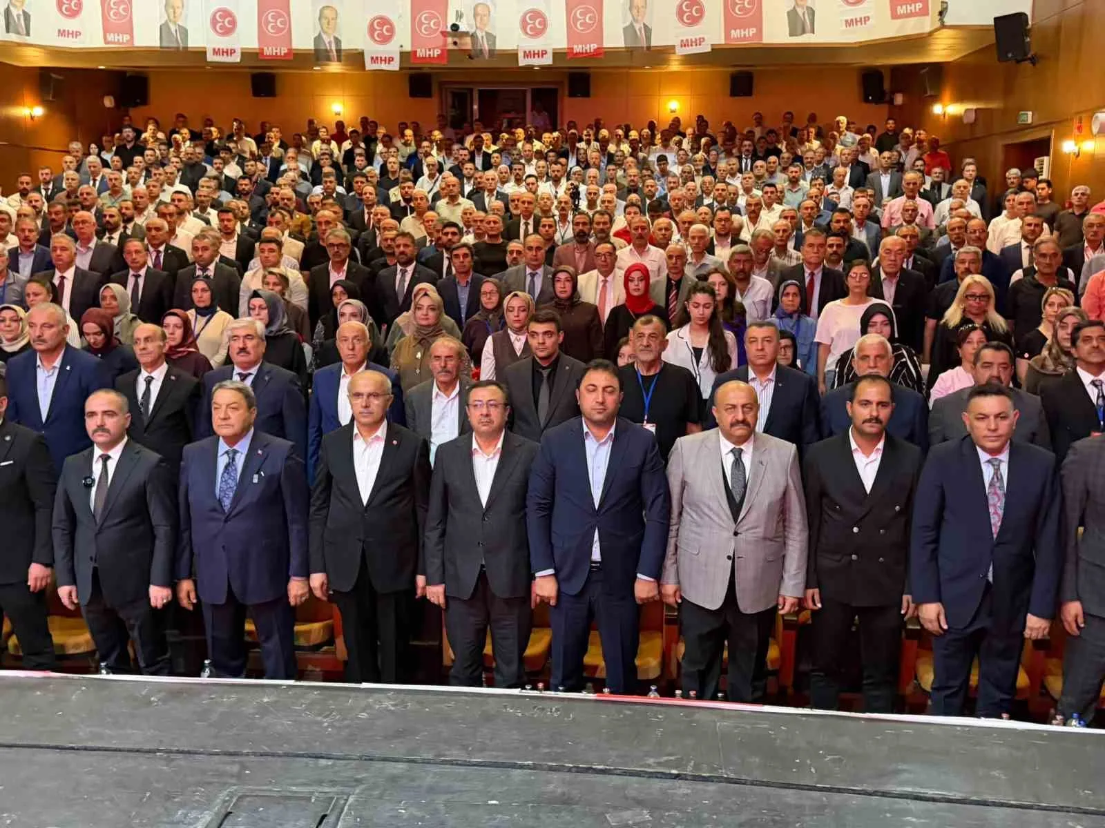 MİLLİYETÇİ HAREKET PARTİSİ'NİN (MHP) MALATYA 15. OLAĞAN MALATYA İL KONGRESİ'NDE TURGAY ŞENGÖNÜL, GÜVEN TAZELEYEREK BAŞKAN SEÇİLDİ.