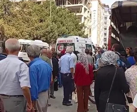 YENİ PARTİ MALATYA MİLLETVEKİLİ VELİ AĞBABA YAPTIĞI AÇIKLAMADA, SAĞLIK DURUMUNUN İYİ OLDUĞUNU BELİRTEREK GEÇMİŞ OLSUN DİLEKLERİNİ İLETENLERE TEŞEKKÜR ETTİ.