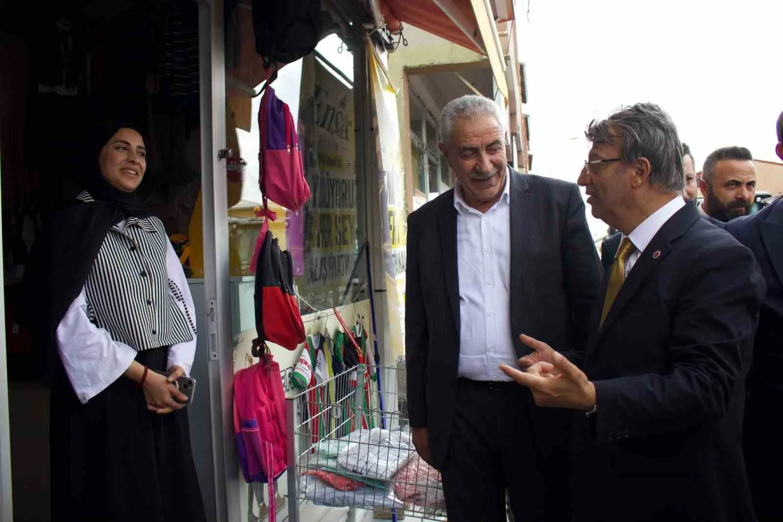 AK PARTİ VAN MİLLETVEKİLİ KAYHAN TÜRKMENOĞLU, "TÜRKİYE YÜZYILI İÇİN HEP YENİ, HEP İLERİ" PROGRAMLARI KAPSAMINDA ERZURUM’UN KARAYAZI İLÇESİNDE BİR DİZİ TEMAS VE İNCELEMELERDE BULUNDU.