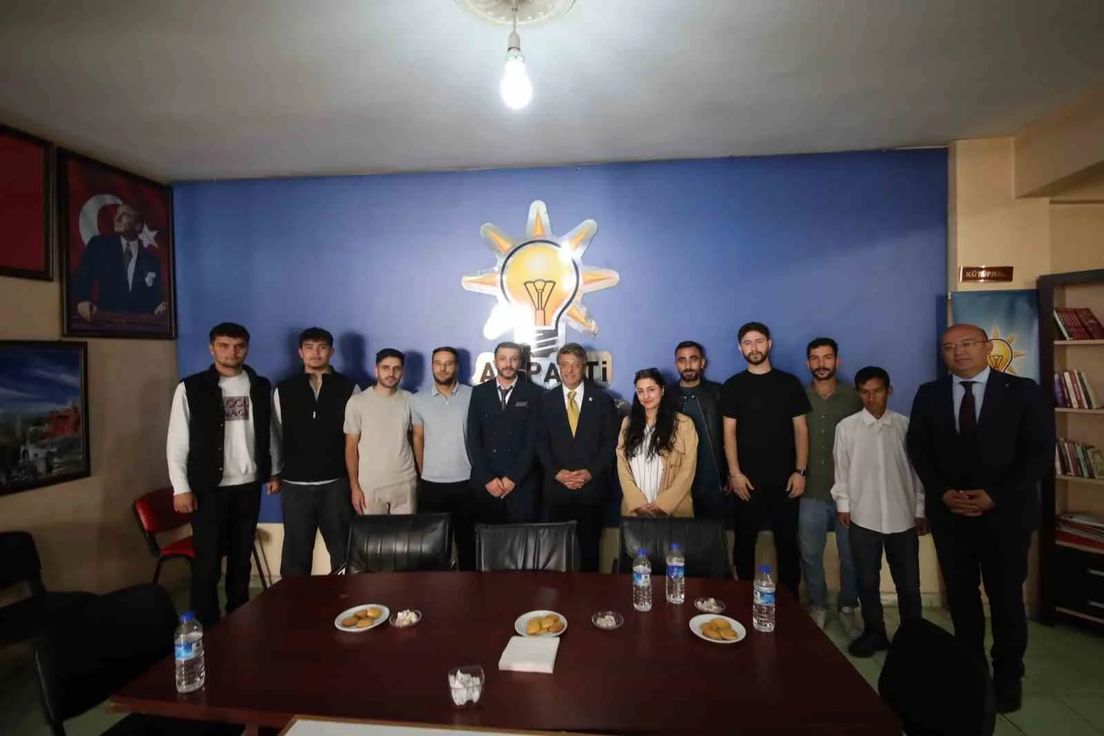 AK PARTİ VAN MİLLETVEKİLİ KAYHAN TÜRKMENOĞLU, "TÜRKİYE YÜZYILI İÇİN HEP YENİ, HEP İLERİ" PROGRAMLARI KAPSAMINDA ERZURUM’UN KARAYAZI İLÇESİNDE BİR DİZİ TEMAS VE İNCELEMELERDE BULUNDU.