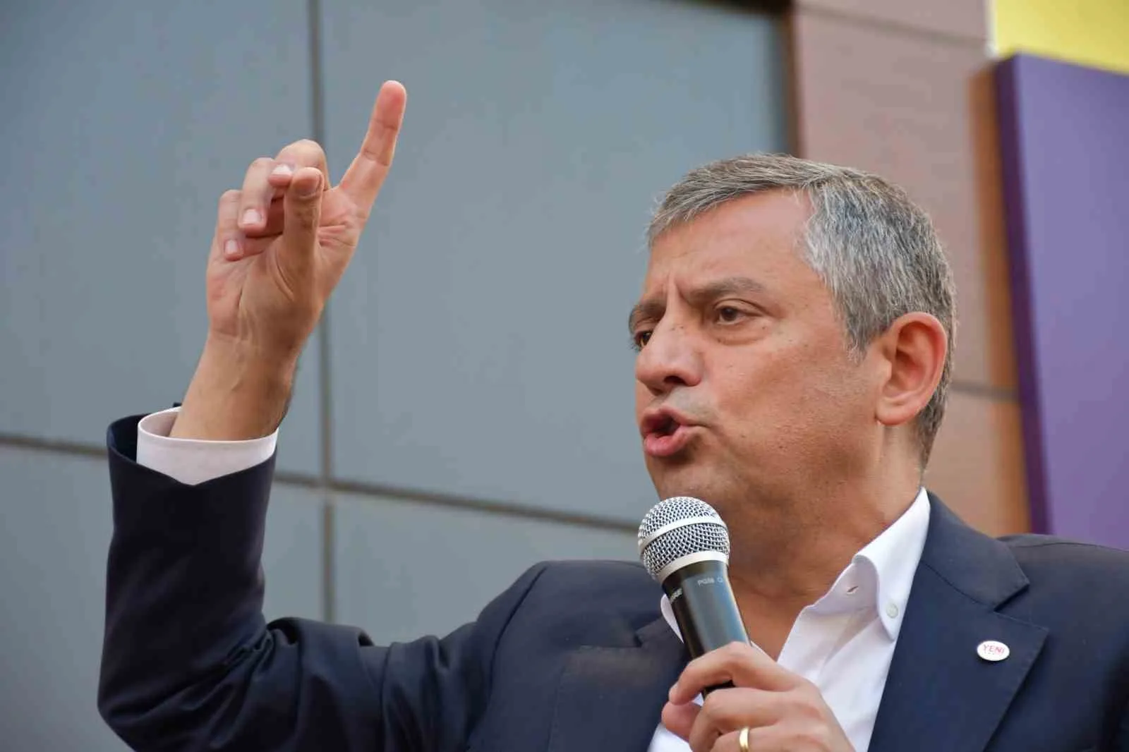 YENİ PARTİ GENEL BAŞKANI ÖZGÜR ÖZEL, SAHA ÇALIŞMALARI KAPSAMINDA ARDAHAN'DA ZİYARETLERDE BULUNDU.