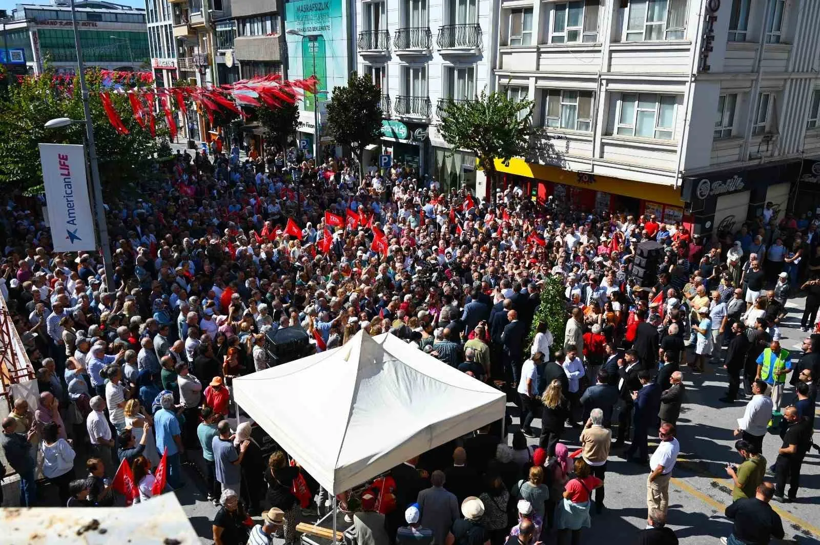 YENİ PARTİ GENEL BAŞKANI ÖZGÜR ÖZEL, YALOVA'DA KONUŞTU
