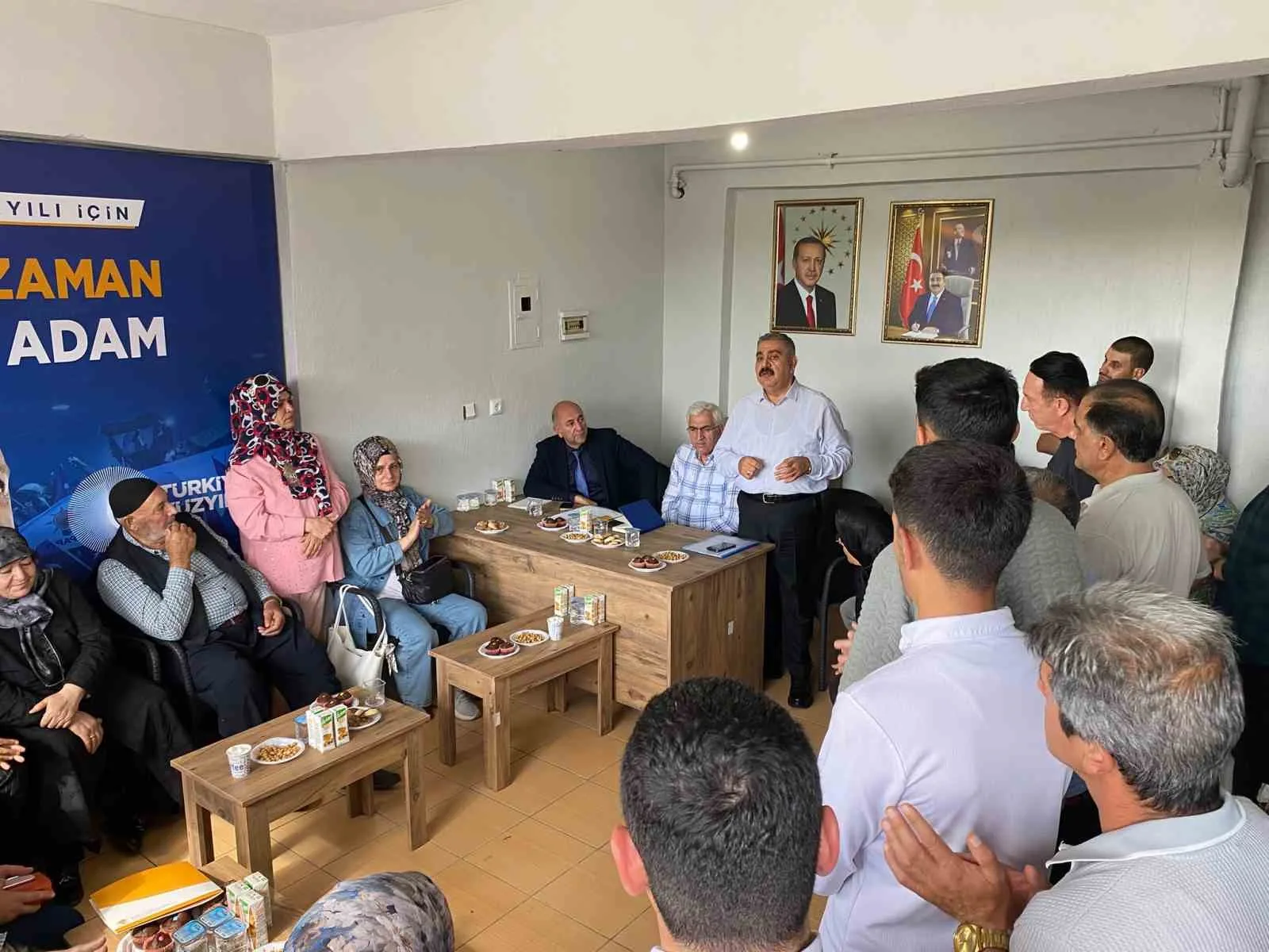 PALANDÖKEN BELEDİYE BAŞKANI MUHAMMET SUNAR, AK PARTİ ERZURUM MİLLETVEKİLİ MEHMET EMİN ÖZ VE AK PARTİ PALANDÖKEN İLÇE BAŞKANI DURMUŞ KILIÇ İLE BİRLİKTE İLÇEDE YÜRÜTÜLEN BELEDİYE HİZMETLERİNİ YERİNDE İNCELEDİ.