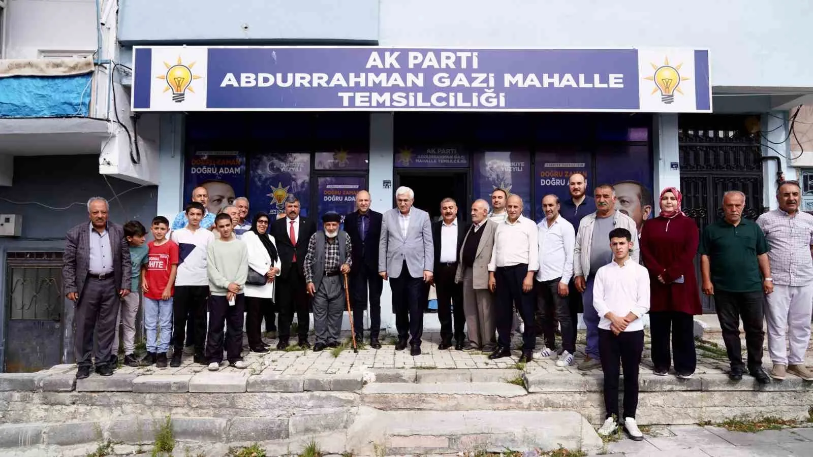 PALANDÖKEN BELEDİYE BAŞKANI MUHAMMET SUNAR, AK PARTİ ERZURUM MİLLETVEKİLİ MEHMET EMİN ÖZ VE AK PARTİ PALANDÖKEN İLÇE BAŞKANI DURMUŞ KILIÇ İLE BİRLİKTE İLÇEDE YÜRÜTÜLEN BELEDİYE HİZMETLERİNİ YERİNDE İNCELEDİ.