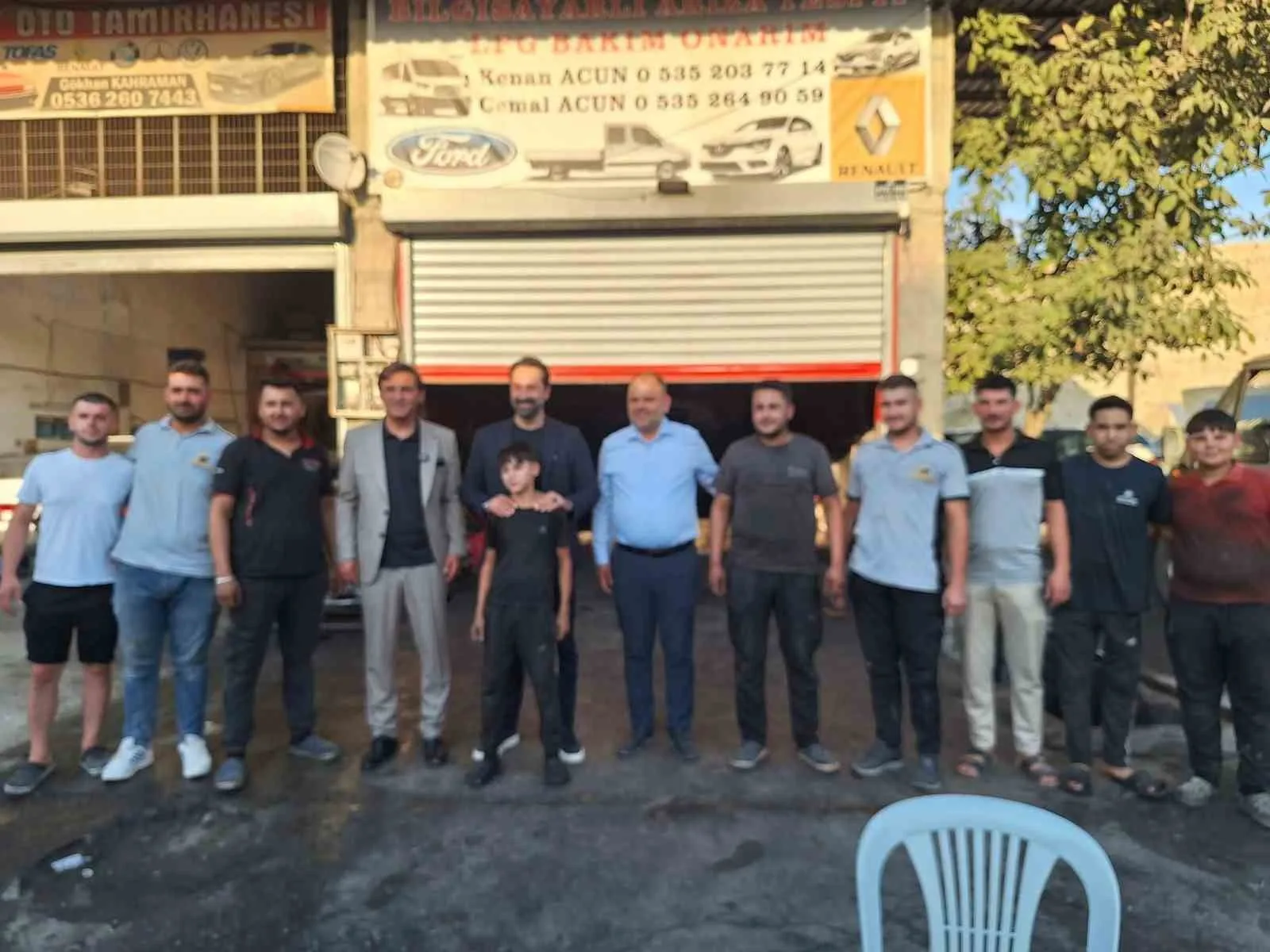 AK PARTİ MKYK ÜYESİ VE MANİSA MİLLETVEKİLİ AHMET MÜCAHİT ARINÇ, SELENDİ’DE SANAYİ ESNAFI VE MUHTARLARLA BİR ARAYA GELEREK TALEP VE SORUNLARI DİNLEDİ.