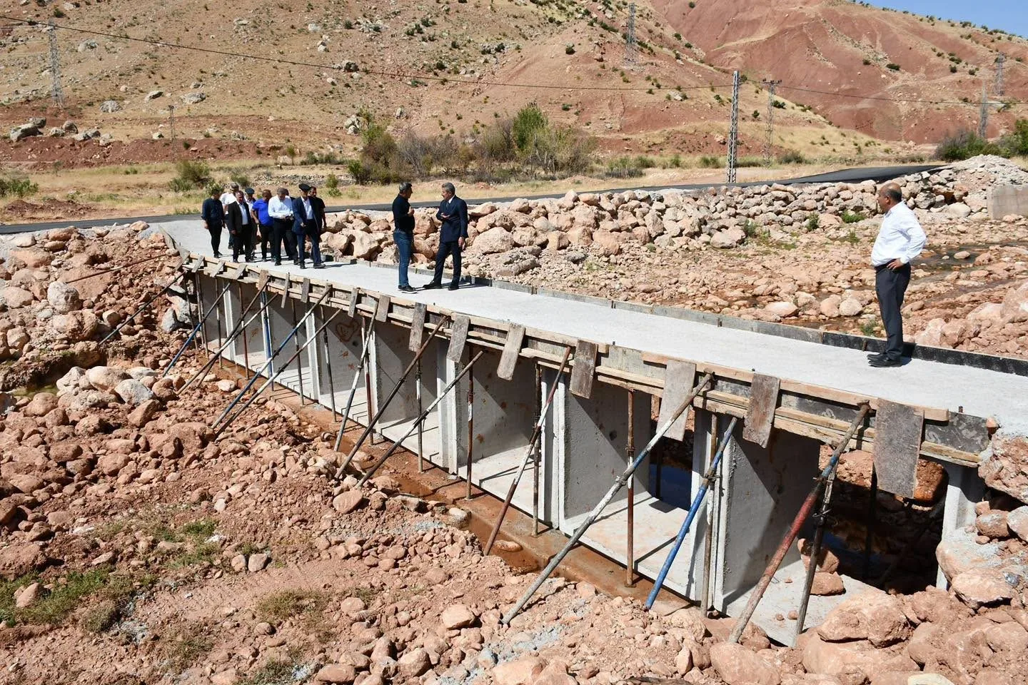 ŞIRNAK MİLLETVEKİLİ TATAR, SELİN VURDUĞU KASRİK’TE DERE ISLAHI ÇALIŞMALARINI İNCELEDİ