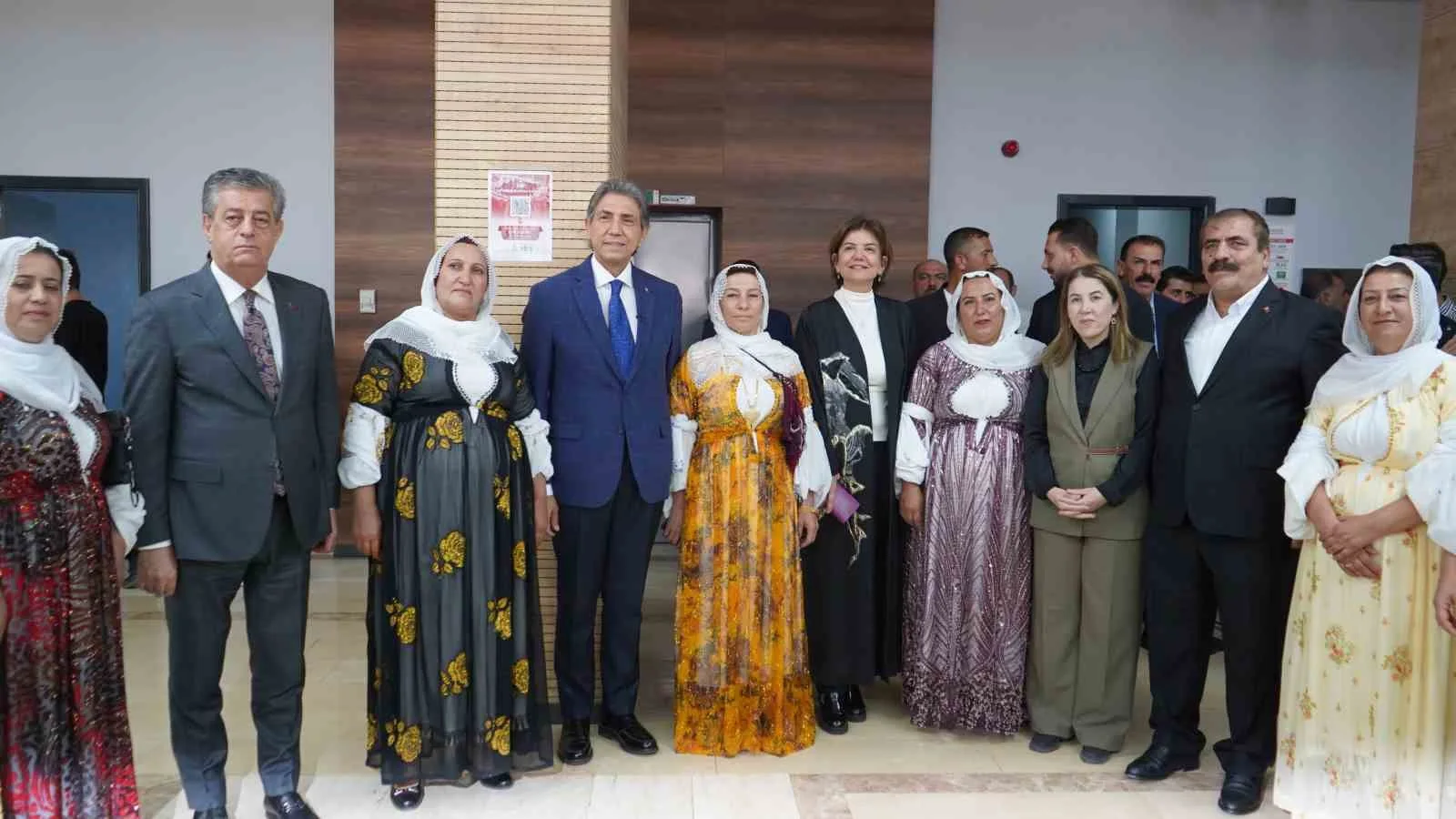 AK PARTİ TARAFINDAN TÜRKİYE GENELİNDE GERÇEKLEŞTİRİLEN "TÜRKİYE YÜZYILI BULUŞMALARI" PROGRAMI KAPSAMINDA ŞIRNAK’A GELEN AK PARTİ GENEL BAŞKAN YARDIMCISI VE YEREL YÖNETİMLER BAŞKANI MUSTAFA DEMİR, KENTTE PARTİLİLER VE BASIN MENSUPLARIYLA BİR ARAYA GELDİ.