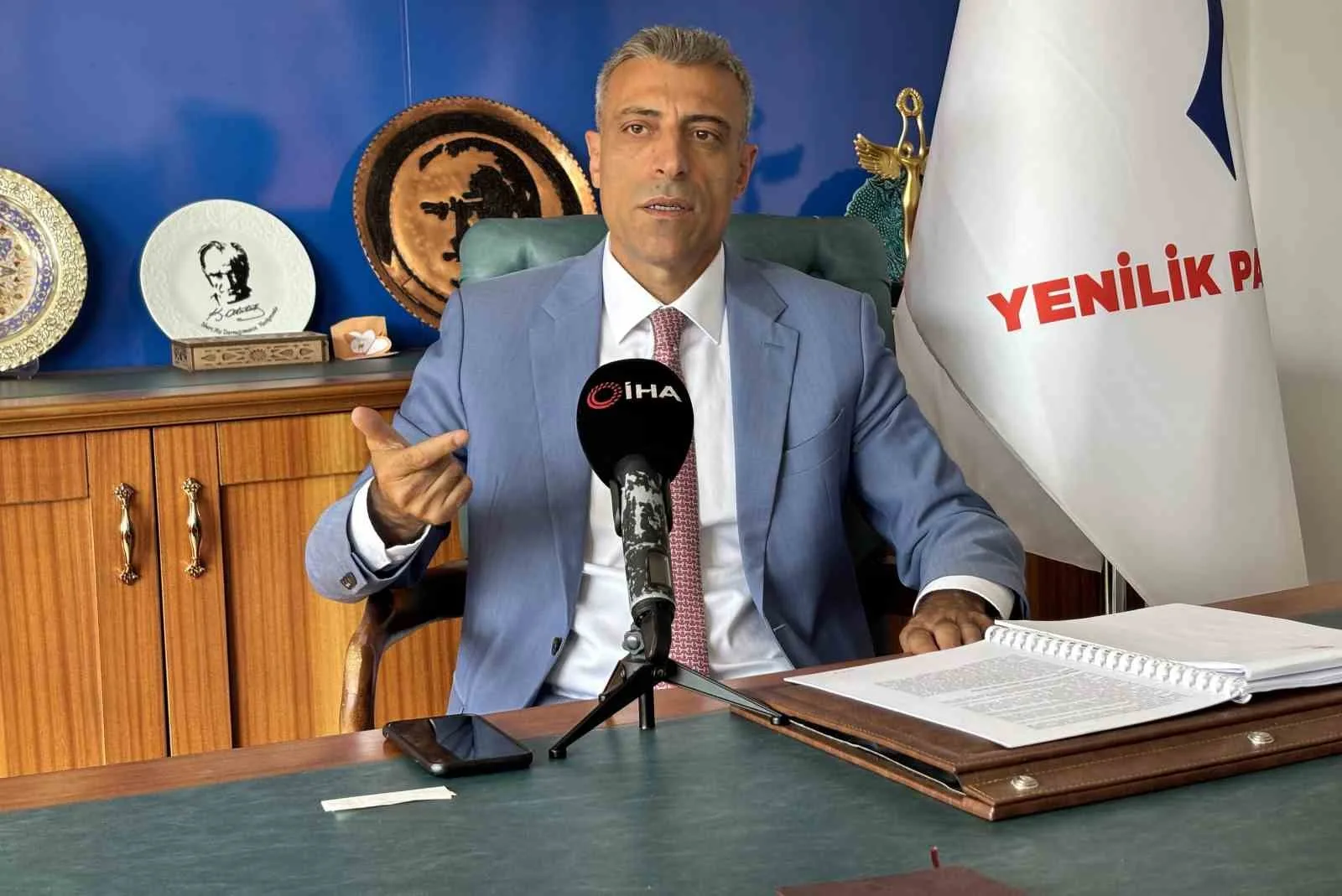 YENİLİK PARTİSİ GENEL BAŞKANI ÖZTÜRK YILMAZ, YARGITAY TARAFINDAN YENİ PARTİ'NİN İSMİNİN YENİLİK PARTİSİ'NİN İSMİNE BENZEDİĞİ GEREKÇESİYLE BAŞLATILAN RESEN SORUŞTURMAYA İLİŞKİN KONUŞTU