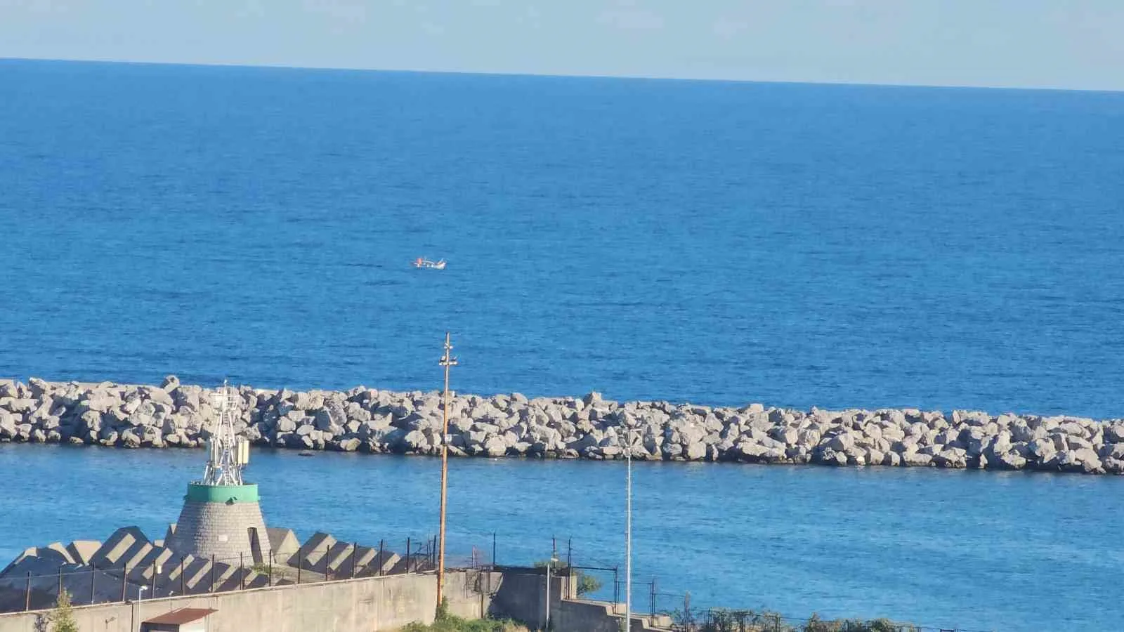 ZONGULDAK VALİLİĞİ, OLUMSUZ HAVA VE DENİZ ŞARTLARI NEDENİYLE 9 EYLÜL ÇARŞAMBA GÜNÜ İL GENELİNDE DENİZE GİRİLMESİNİN YASAKLANDIĞINI DUYURDU.