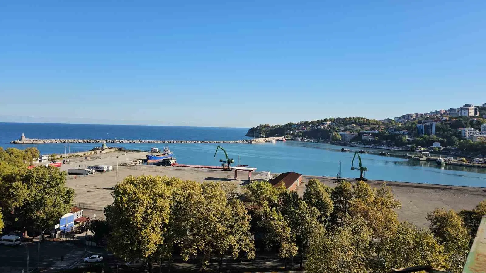 ZONGULDAK VALİLİĞİ, OLUMSUZ HAVA VE DENİZ ŞARTLARI NEDENİYLE 9 EYLÜL ÇARŞAMBA GÜNÜ İL GENELİNDE DENİZE GİRİLMESİNİN YASAKLANDIĞINI DUYURDU.
