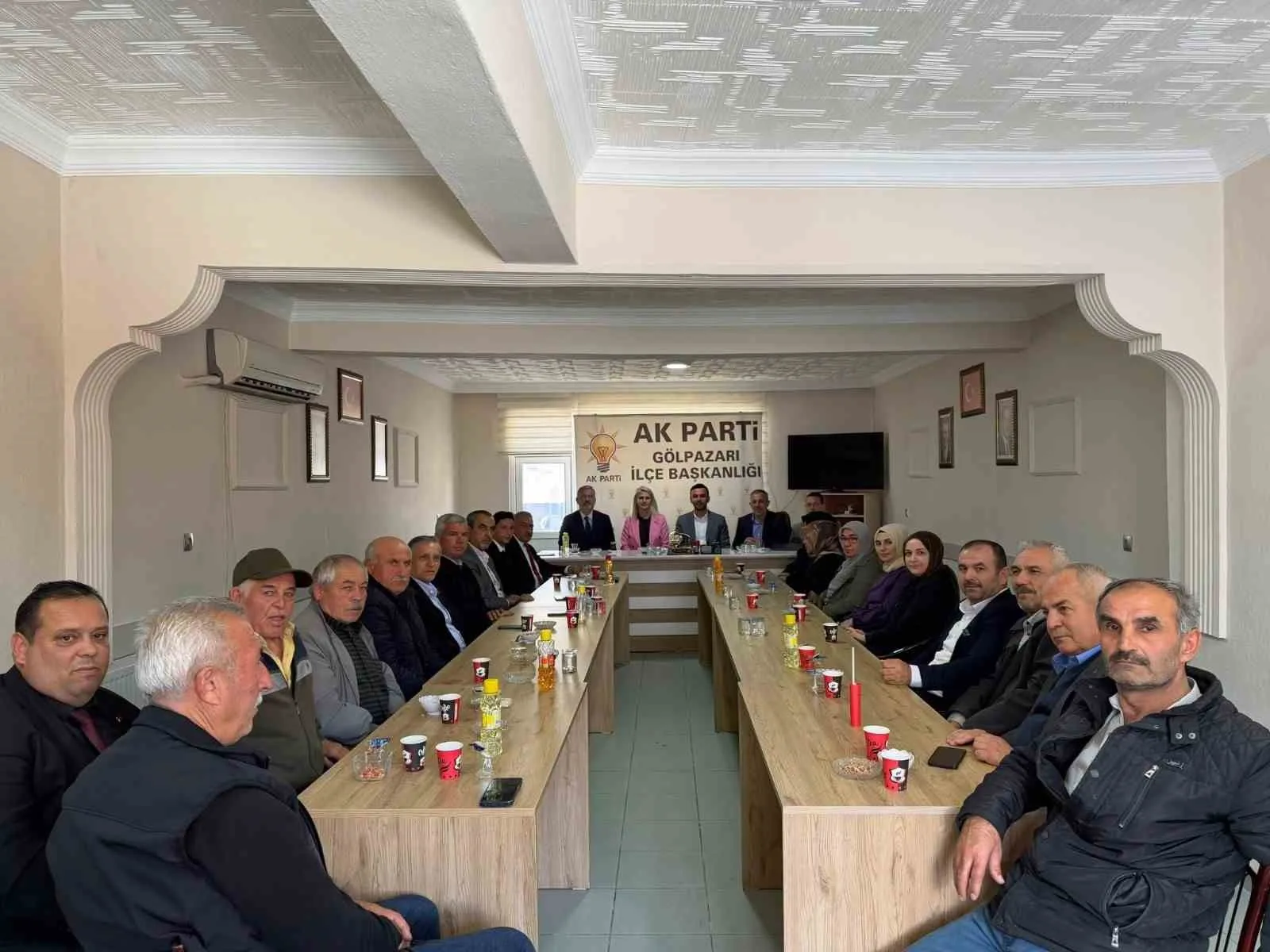 AK PARTİ BİLECİK TEŞKİLATI 5 İLÇEDE SAHAYA YÖNELİK ÇALIŞMALARI MASAYA YATIRDI