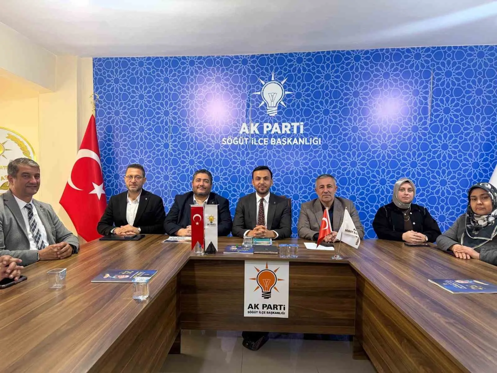 AK PARTİ BİLECİK TEŞKİLATI 5 İLÇEDE SAHAYA YÖNELİK ÇALIŞMALARI MASAYA YATIRDI