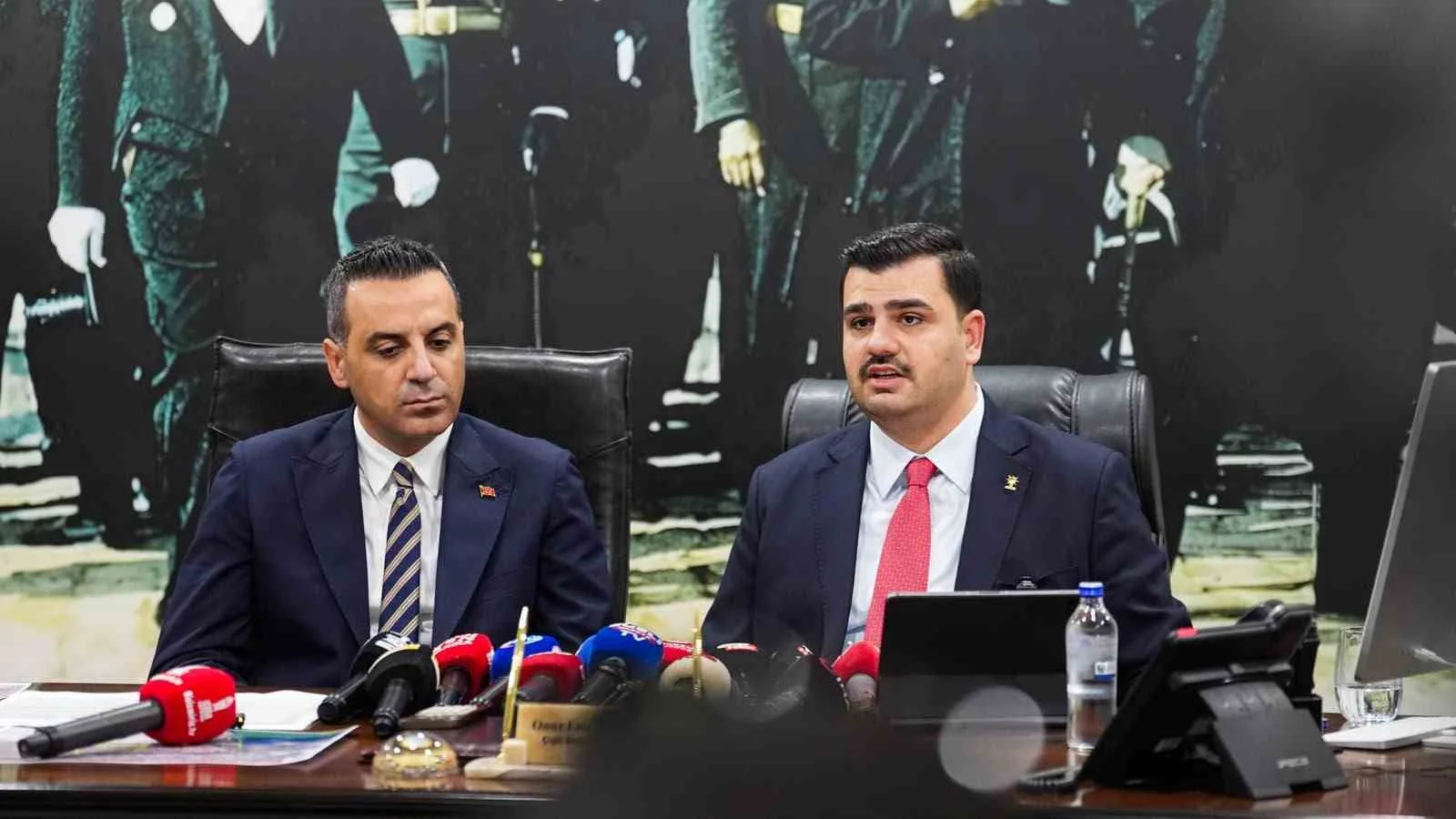 ÇİĞLİ BELEDİYE BAKANI ONUR EMRAH YILDIZ VE AK PARTİ GENEL SEKRETERİ VE İZMİR MİLLETVEKİLİ EYYÜP KADİR İNAN