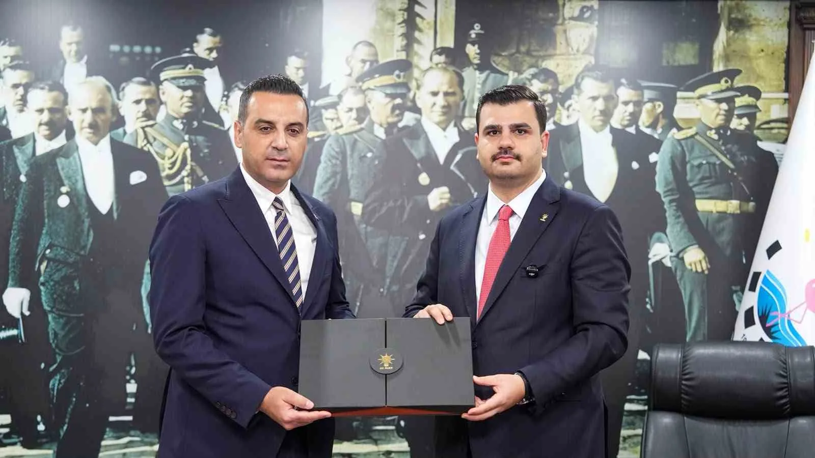 ÇİĞLİ BELEDİYE BAKANI ONUR EMRAH YILDIZ VE AK PARTİ GENEL SEKRETERİ VE İZMİR MİLLETVEKİLİ EYYÜP KADİR İNAN