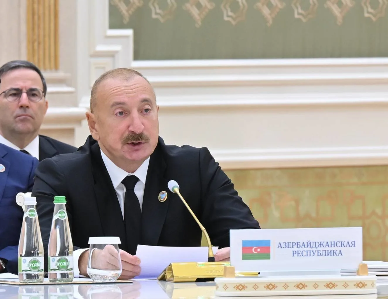 AZERBAYCAN CUMHURBAŞKANI İLHAM ALİYEV, AZERBAYCAN VE ORTA ASYA DEVLET BAŞKANLARI 8. İSTİŞARE TOPLANTISI’NA KATILMAK ÜZERE TÜRKMENİSTAN’IN TÜRKMENBAŞI ŞEHRİNE GELDİ.