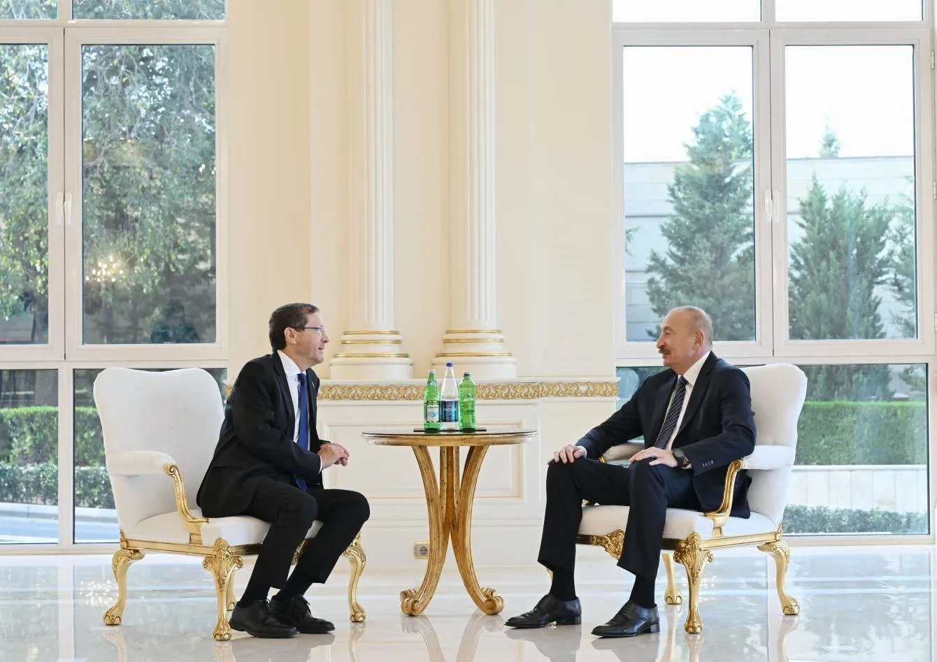AZERBAYCAN CUMHURBAŞKANI İLHAM ALİYEV, BAŞKENT BAKÜ'DE İSRAİL CUMHURBAŞKANI ISAAC HERZOG İLE BİR ARAYA GELDİ.