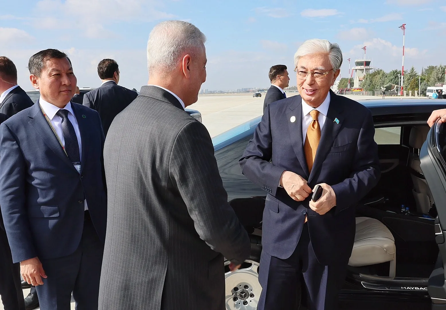 TİCARET BAKANI ÖMER BOLAT, KAZAKİSTAN'IN CUMHURBAŞKANI KASIM CÖMERT TOKAYEV VE KIRGIZİSTAN'IN CUMHURBAŞKANI SADIR CAPAROV'U YOLCU ETTİ.