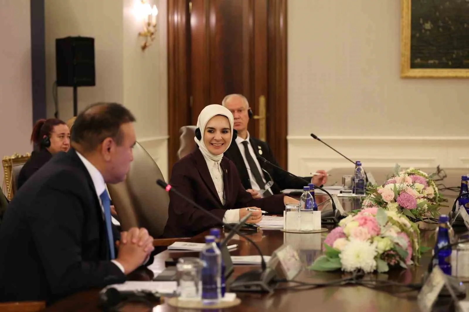 AİLE VE SOSYAL HİZMETLER BAKANI MAHİNUR ÖZDEMİR GÖKTAŞ, "EMİNE ERDOĞAN HANIMEFENDİ’NİN HİMAYELERİNDE KURULACAK OLAN AİLE VE KADIN KONSEYİ TÜRK DEVLETLERİ TEŞKİLATININ GELECEK VİZYONUNA GÜÇLÜ BİR KATKI SUNACAKTIR. ORTAK HEDEFLERE ULAŞMA NOKTASINDA KONSEYİN İNŞASINA BÜYÜK ÖNEM VERİYORUZ" DEDİ.