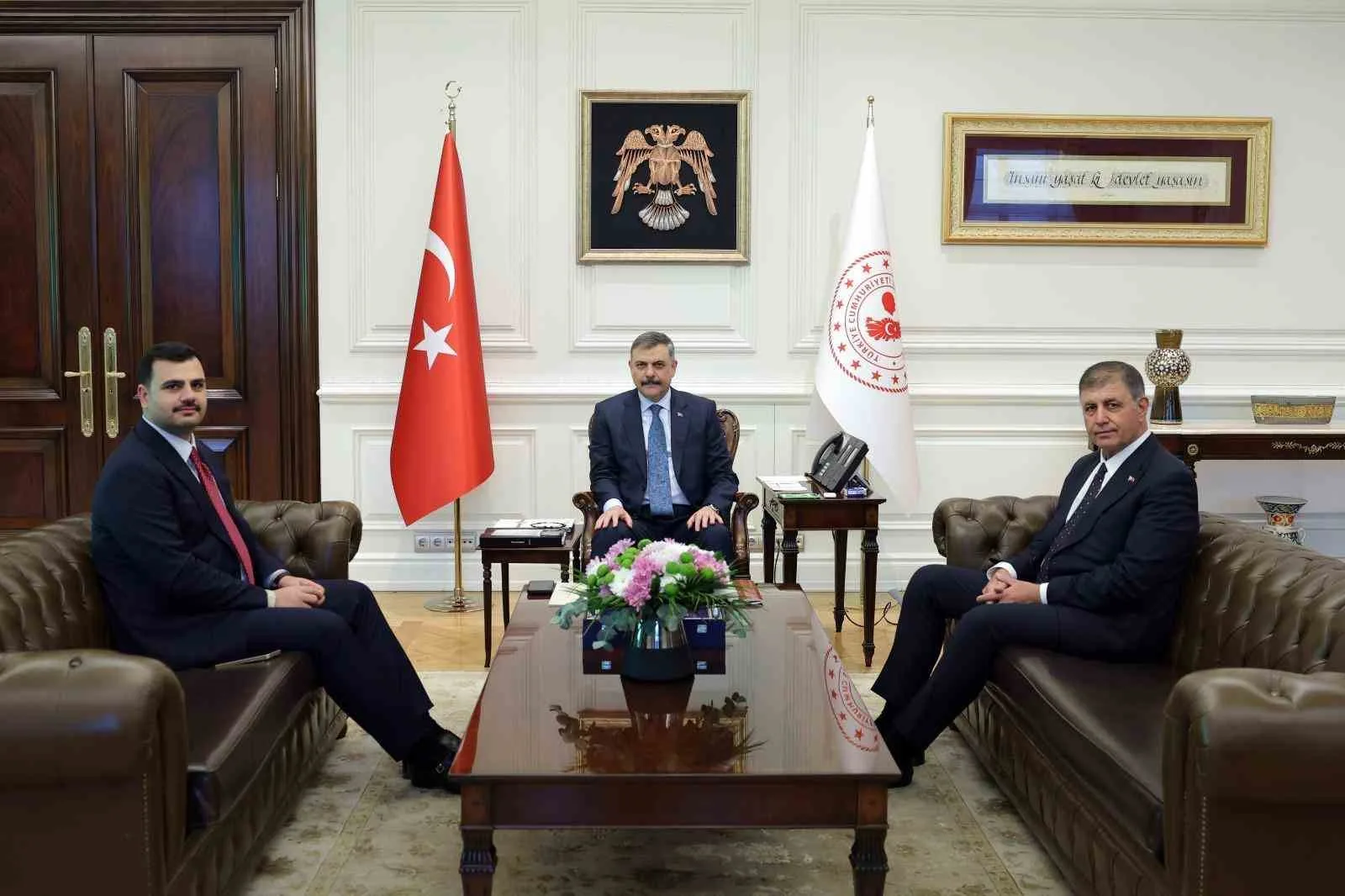 AK PARTİ GENEL SEKRETERİ EYÜP KADİR İNAN, İÇİŞLERİ BAKANI MUSTAFA ÇİFTÇİ, İZMİR BÜYÜKŞEHİR BELEDİYE BAŞKANI CEMİL TUGAY