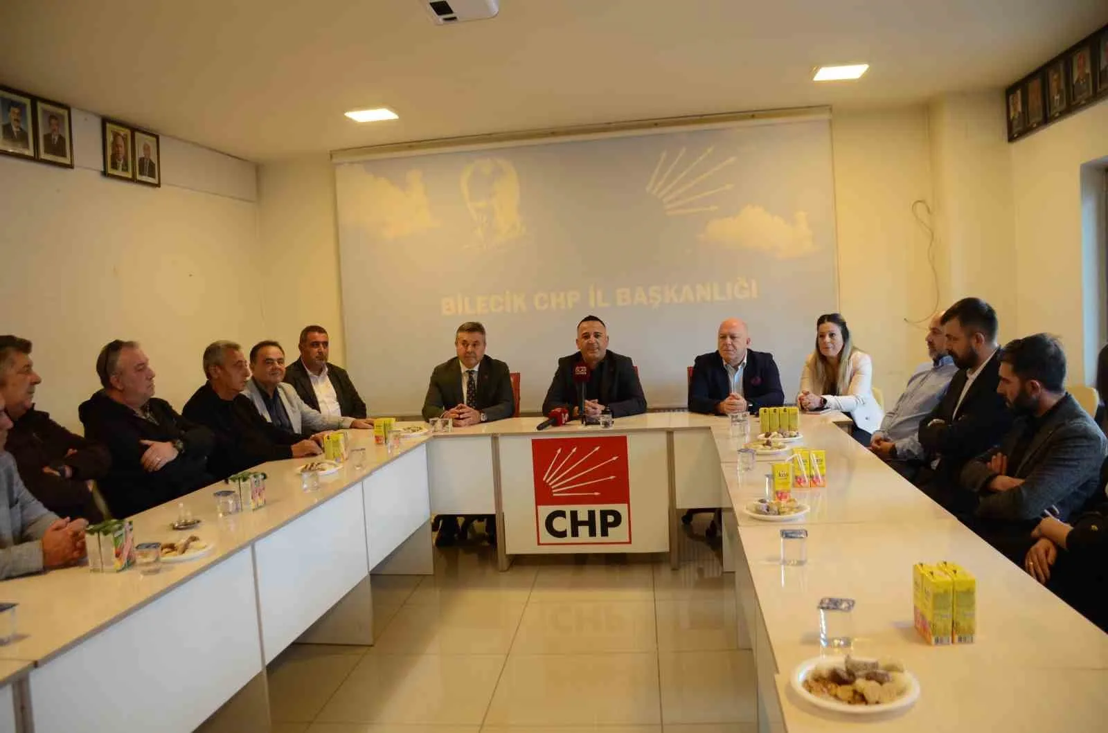 CUMHURİYET HALK PARTİSİ (CHP) BİLECİK İL BAŞKANLIĞINA ATANAN İSMAİL CİNOĞLU GÖREVİ DEVRALDI.