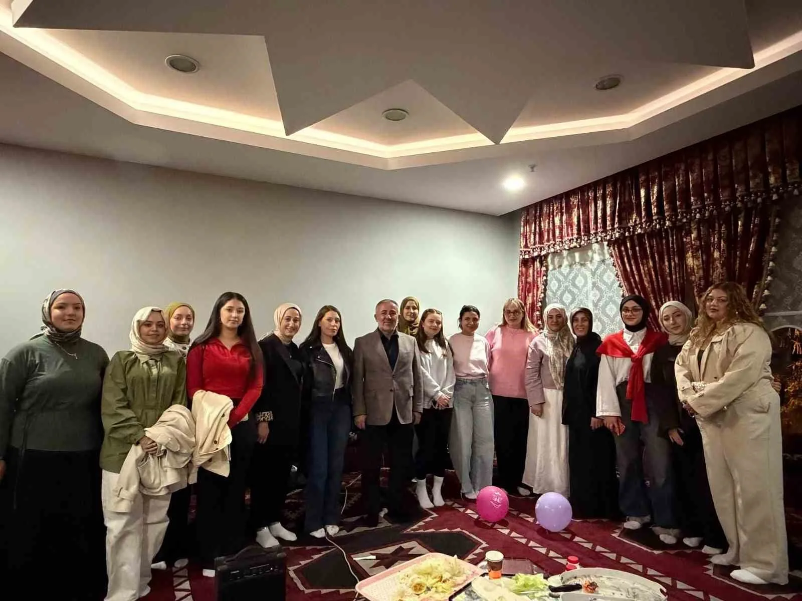BİLECİK’TE AK GENÇLER SIRA GECESİNDE BULUŞTU