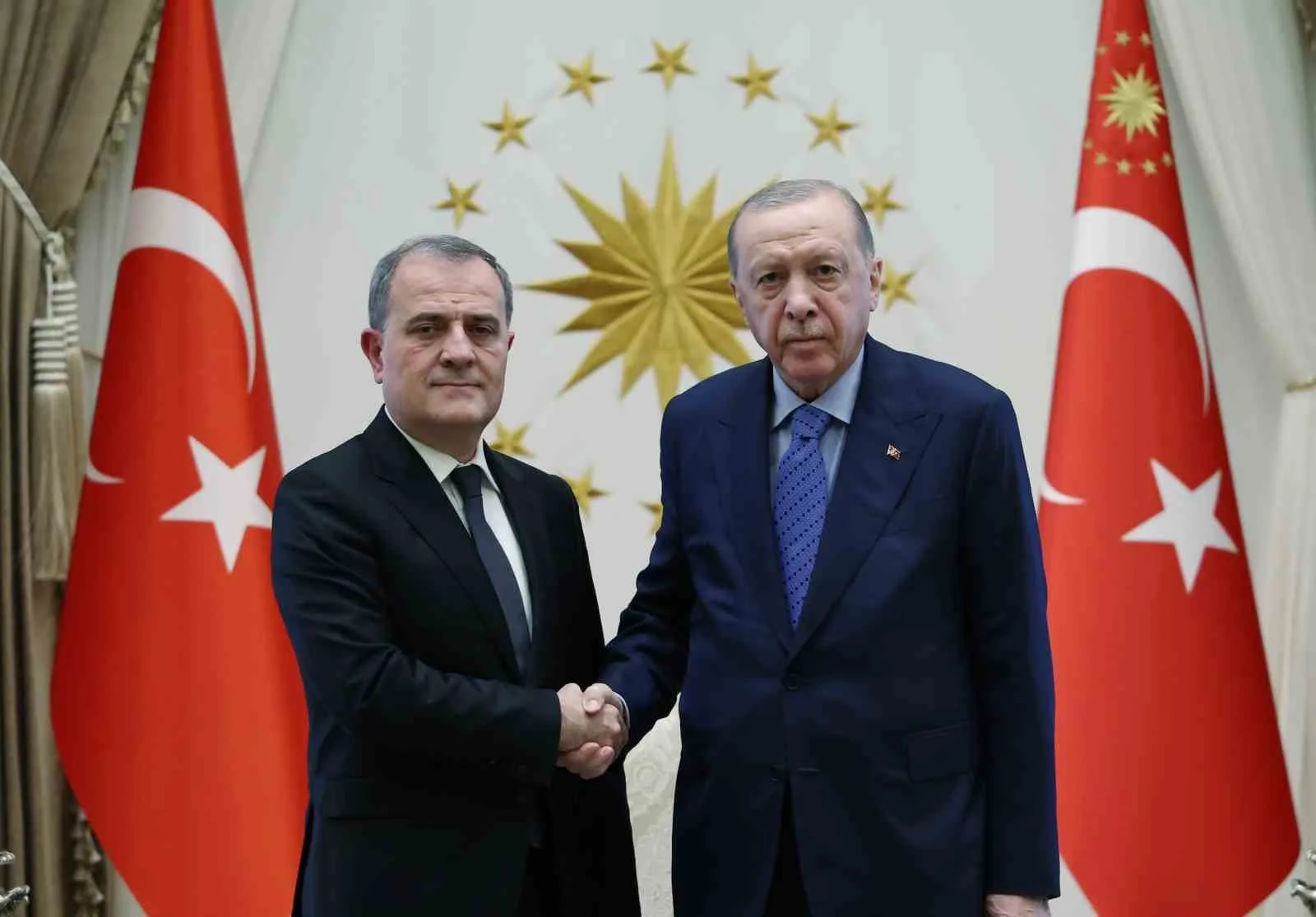 CUMHURBAŞKANI RECEP TAYYİP ERDOĞAN, TÜRK DEVLETLERİ TEŞKİLATI (TDT) DEVLET BAŞKANLARI 13. ZİRVESİ KAPSAMINDA ANKARA'DA BULUNAN AZERBAYCAN DIŞİŞLERİ BAKANI CEYHUN BAYRAMOV İLE BİR ARAYA GELDİ.
